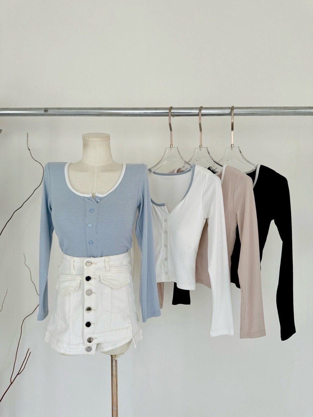 213（黑）開釦造型罩杯上衣