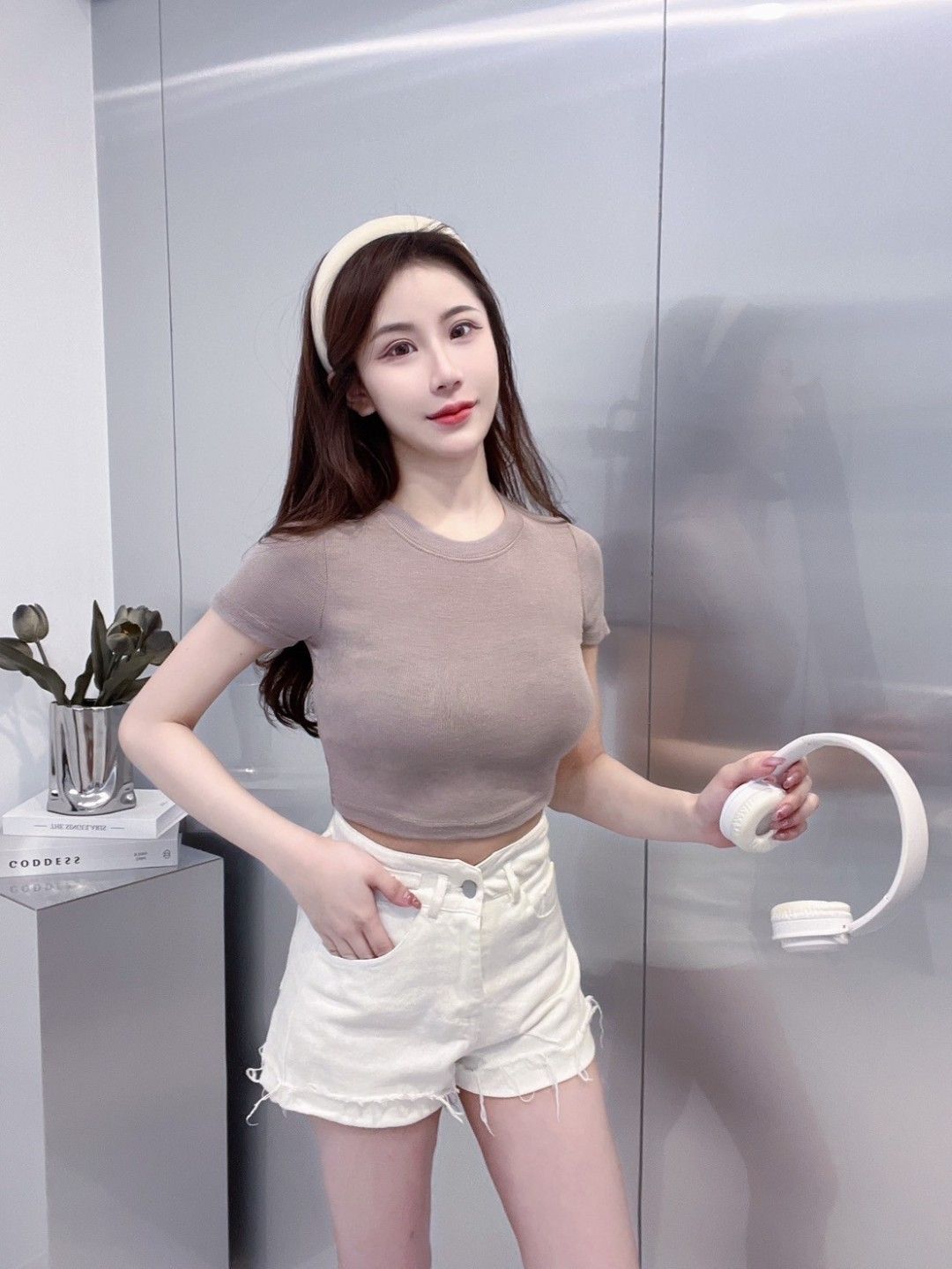 1930118（咖）圓領彈力短版上衣