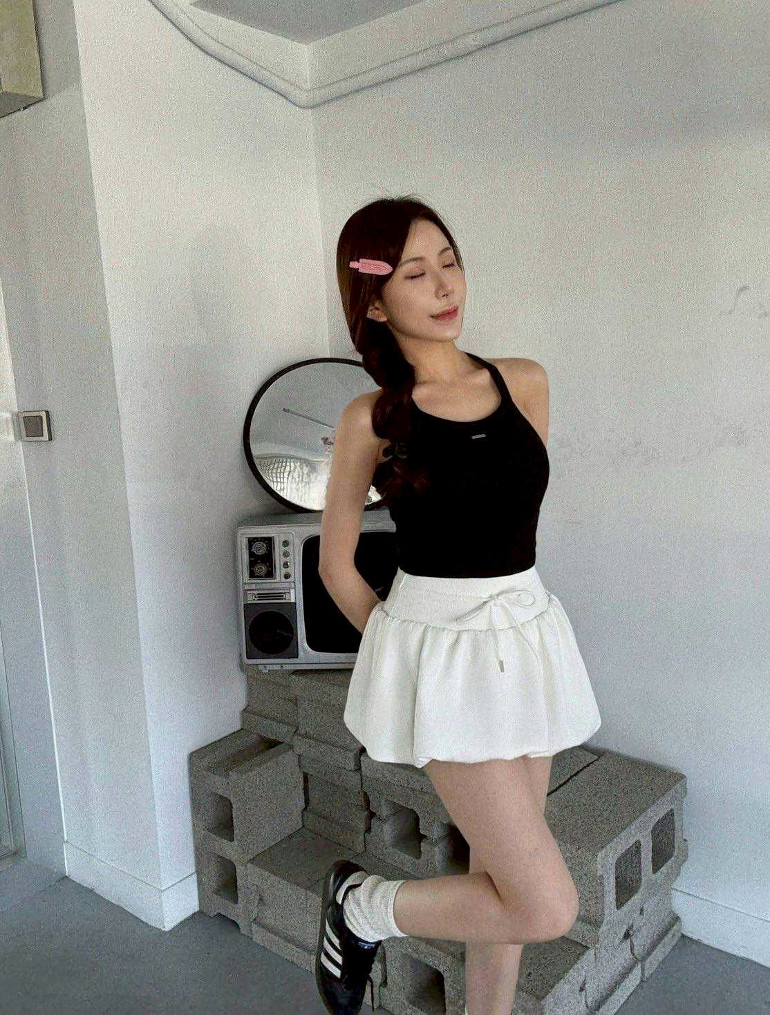 5557（黑）自訂款爆後美背質感金標Bratop