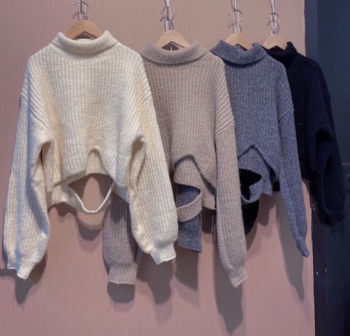 6665（卡其）小眾高級，不規則下擺高領毛衣