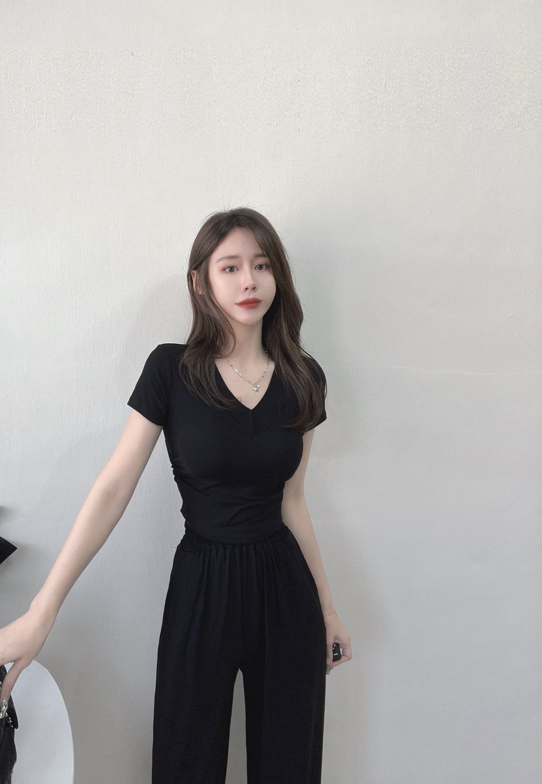5080（黑）V領抓皺罩杯+落地高腰寬褲