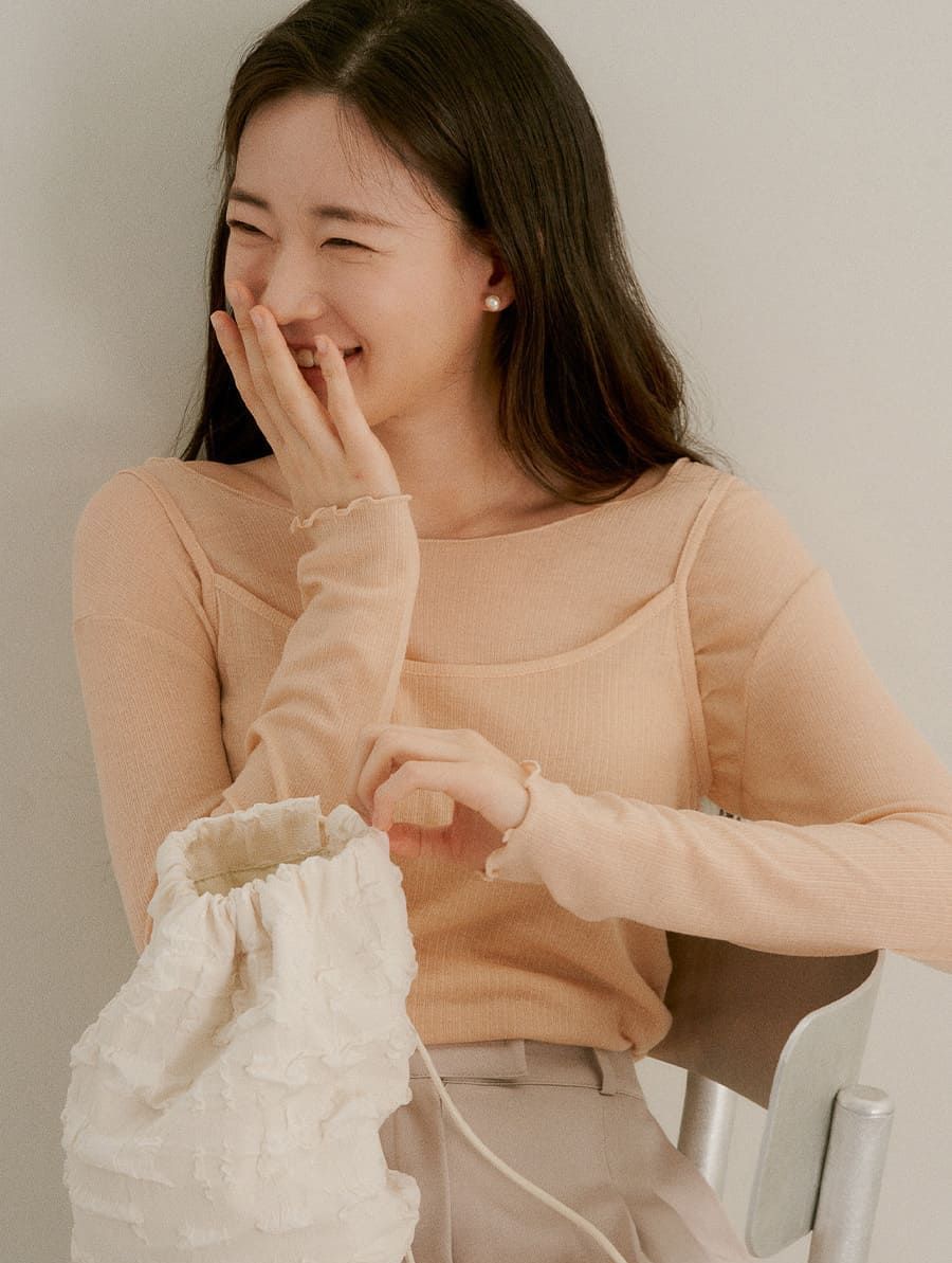 正韓製柔軟層疊兩件式上衣 tee 3色 （ 自製設計款 ） 木耳邊 捲邊 長袖 細肩帶背心