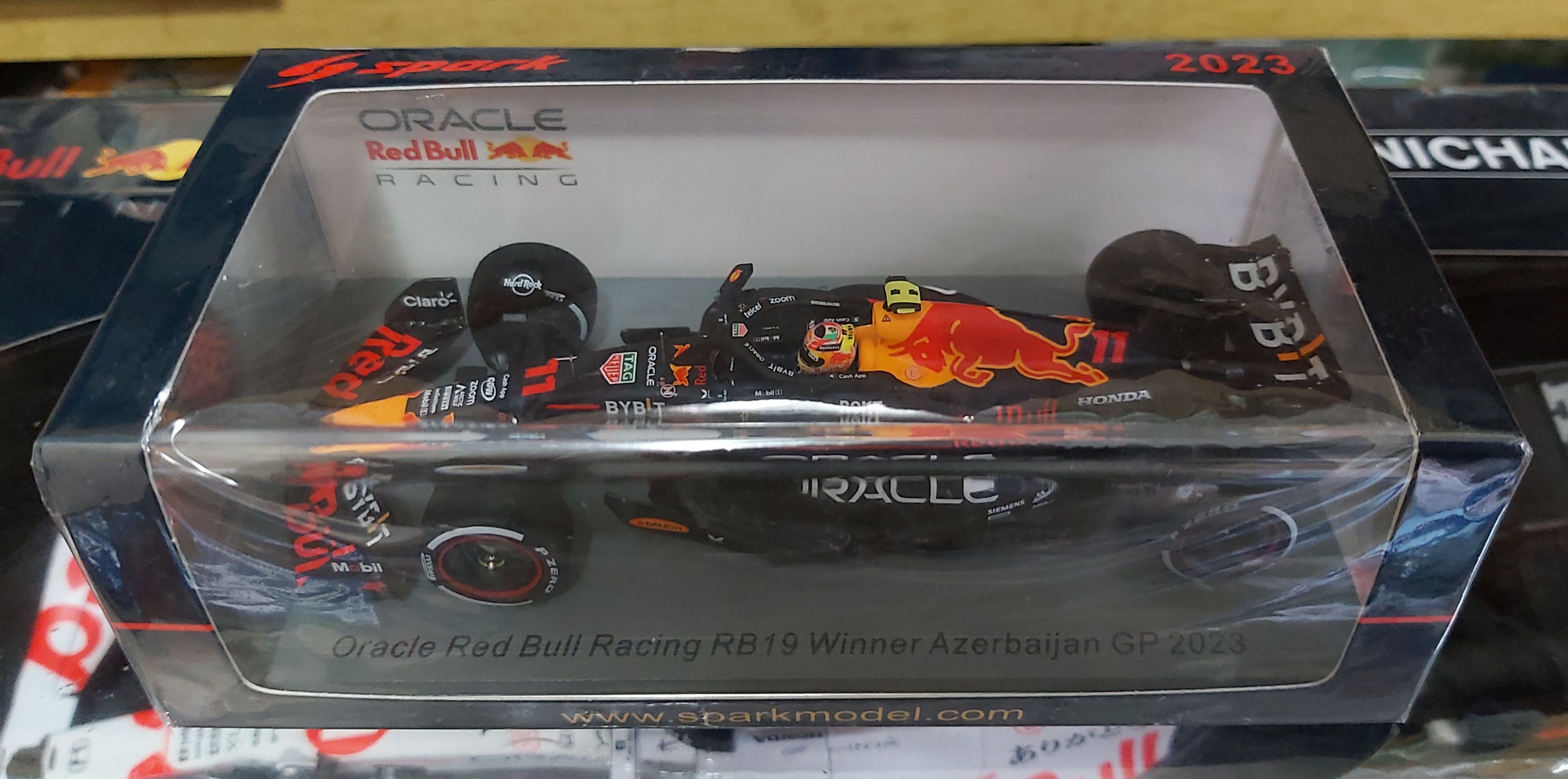 全新 Sergio Pérez RB19 Winner Azerbaijan GP 2023 1/43