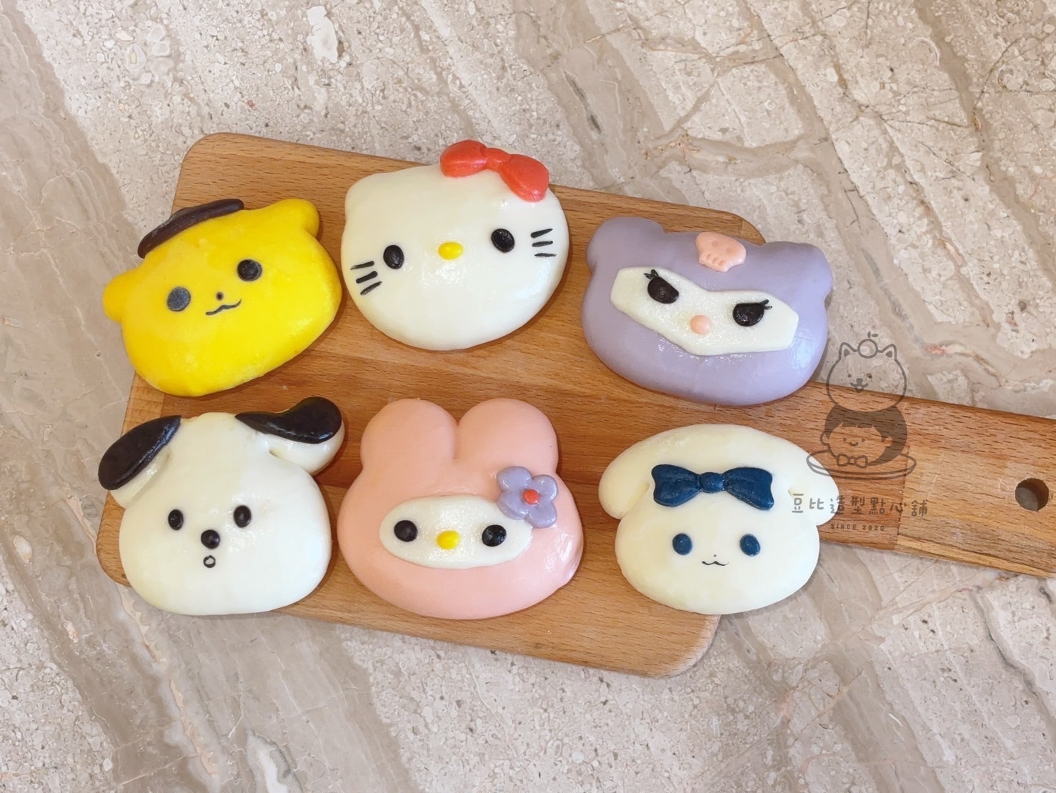 Hello Kitty 家族造型鮮乳饅頭