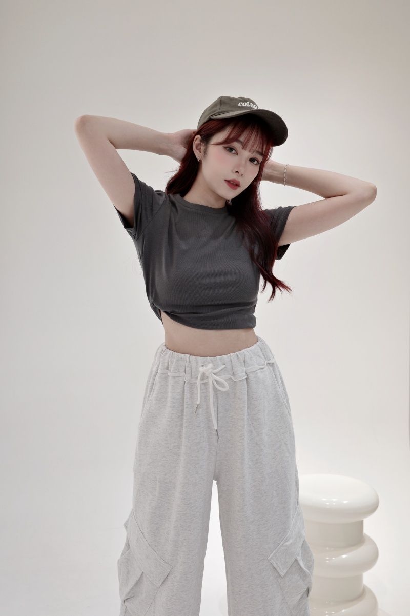 現▴英文刺繡Tee