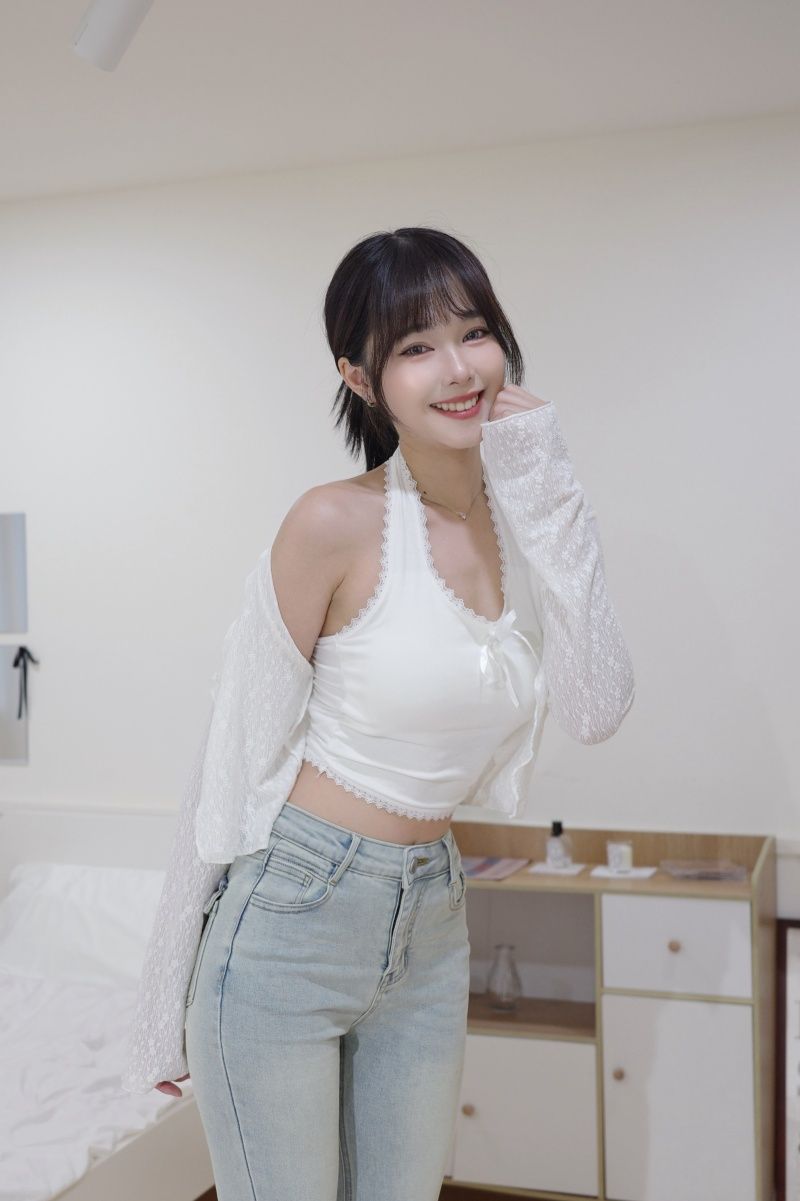 現▴蕾絲拼接露背小可愛