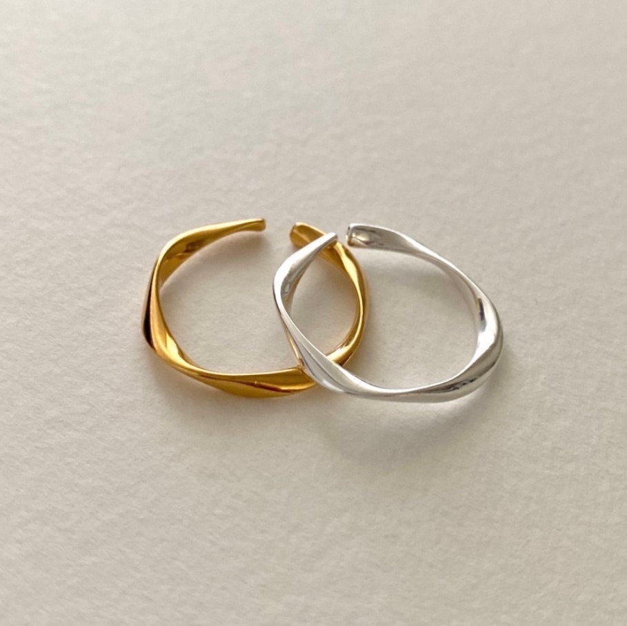 少量現貨🩵𝟗𝟐𝟓純銀 簡約個性線戒指