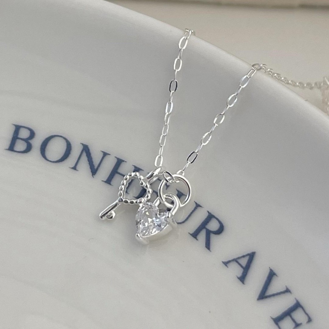 現貨🩵 𝟗𝟐𝟓純銀 鋯石愛心鑰匙項鍊