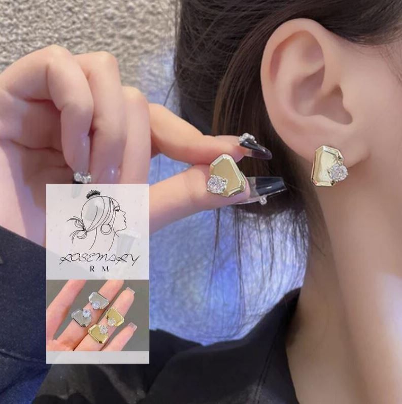♛ROSEMAYR♛[HU-0066] S925銀針 韓版 個性女王 不對稱微鑲鋯晶石耳釘 耳環 現貨-金