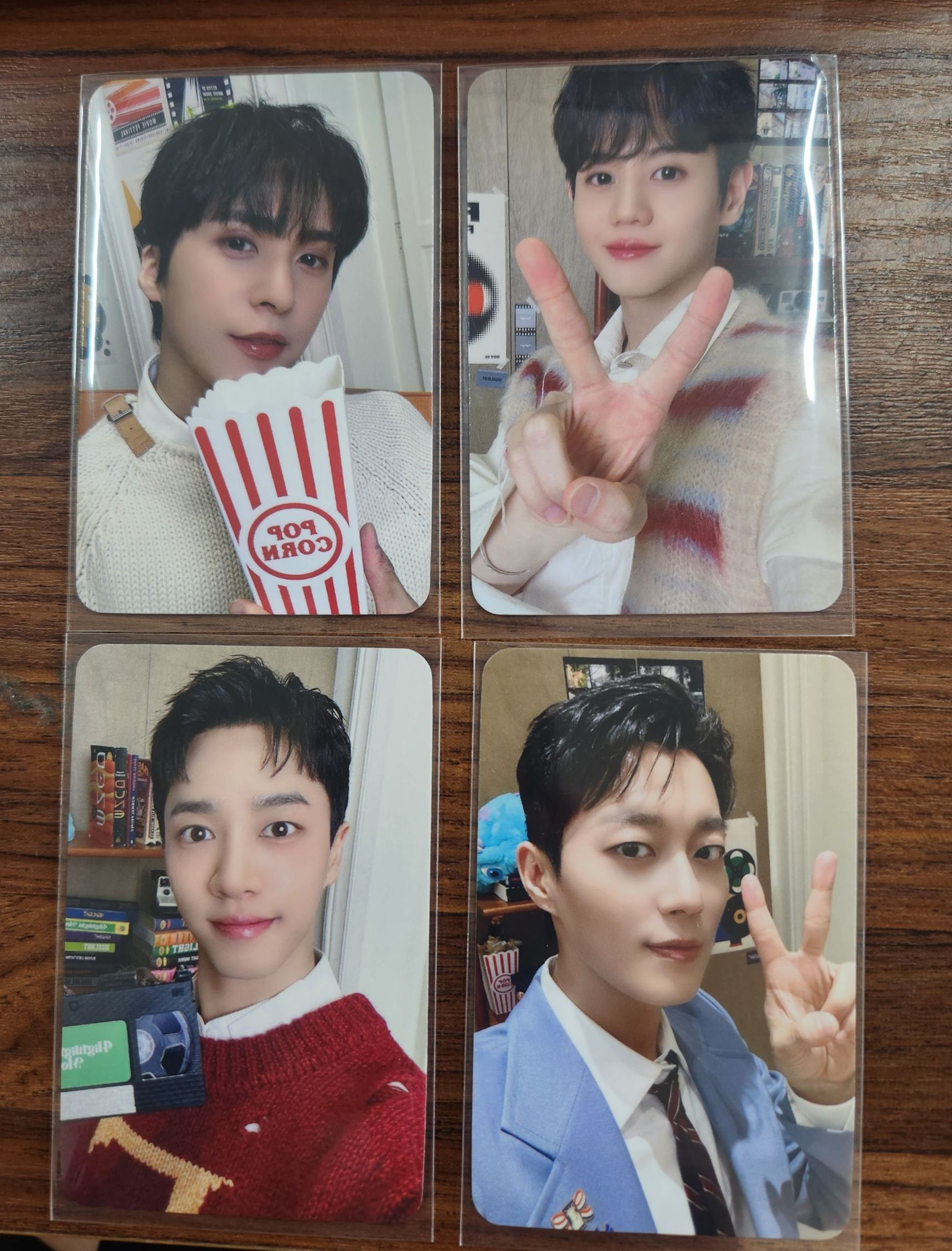 在台現貨 2024 年曆 特典卡