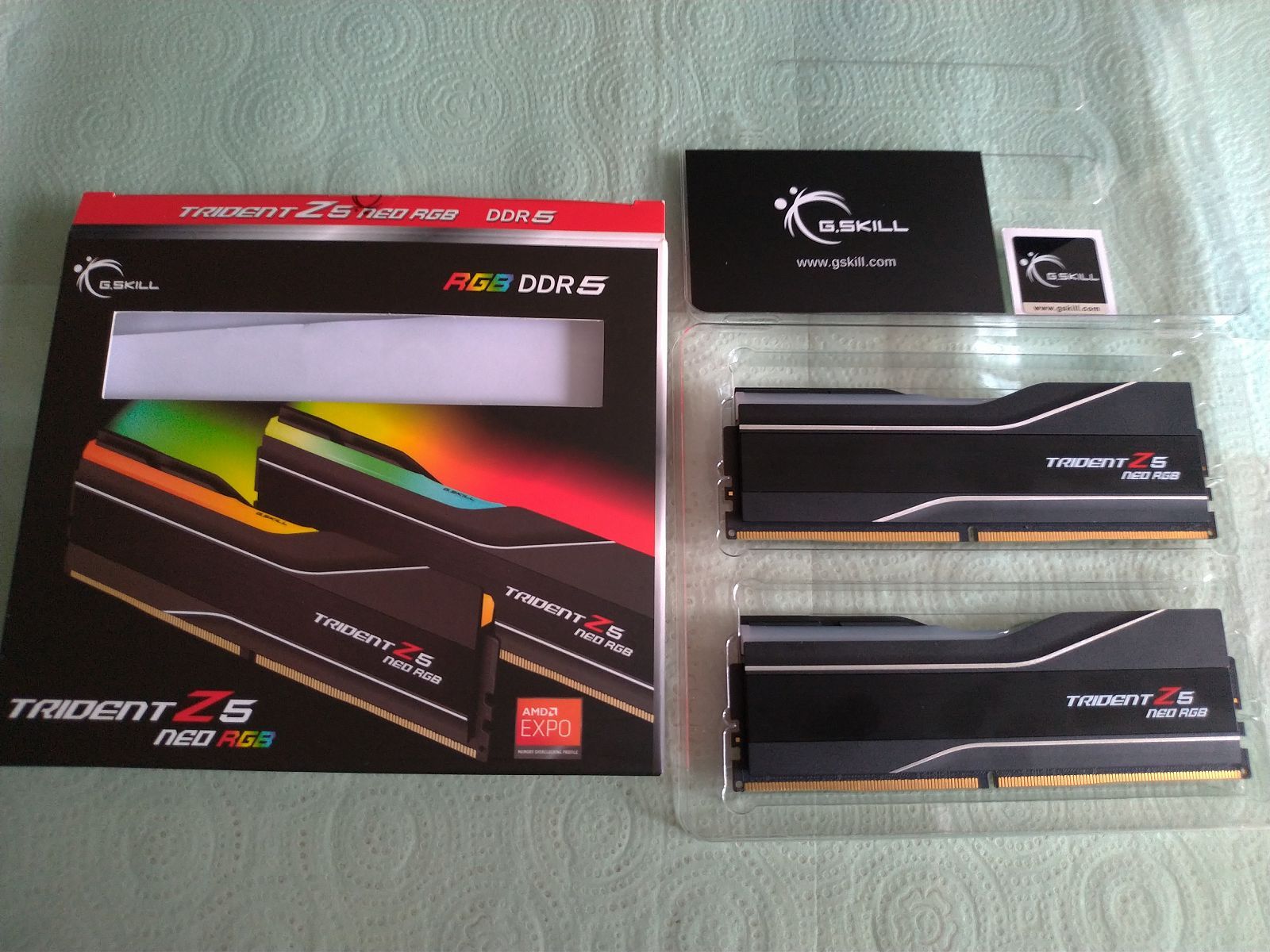 芝奇 TRIDENT Z5 Neo RGB DDR5-6000 32G（16GBx2） RAM 記憶體 AMD EXPO