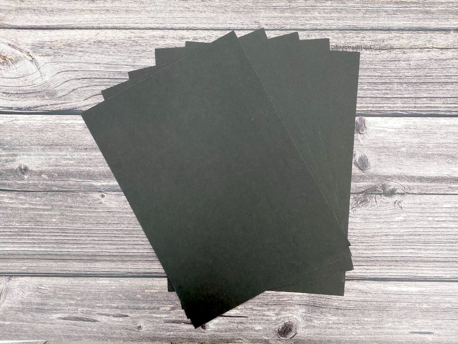 16K禪繞畫黑卡紙16K（19.5*27cm）250G