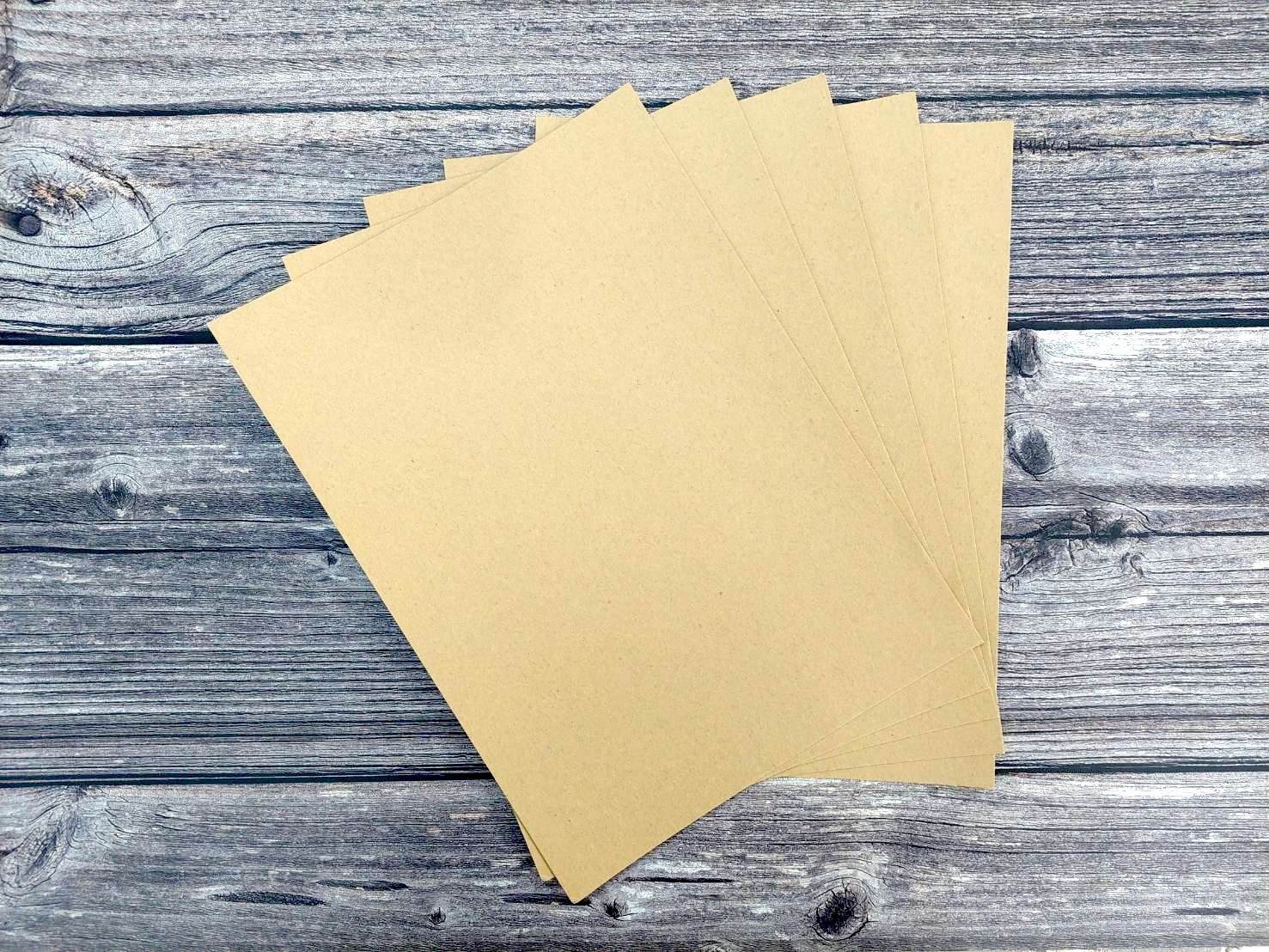 16K牛皮紙磚16K（19.5*27cm）250G