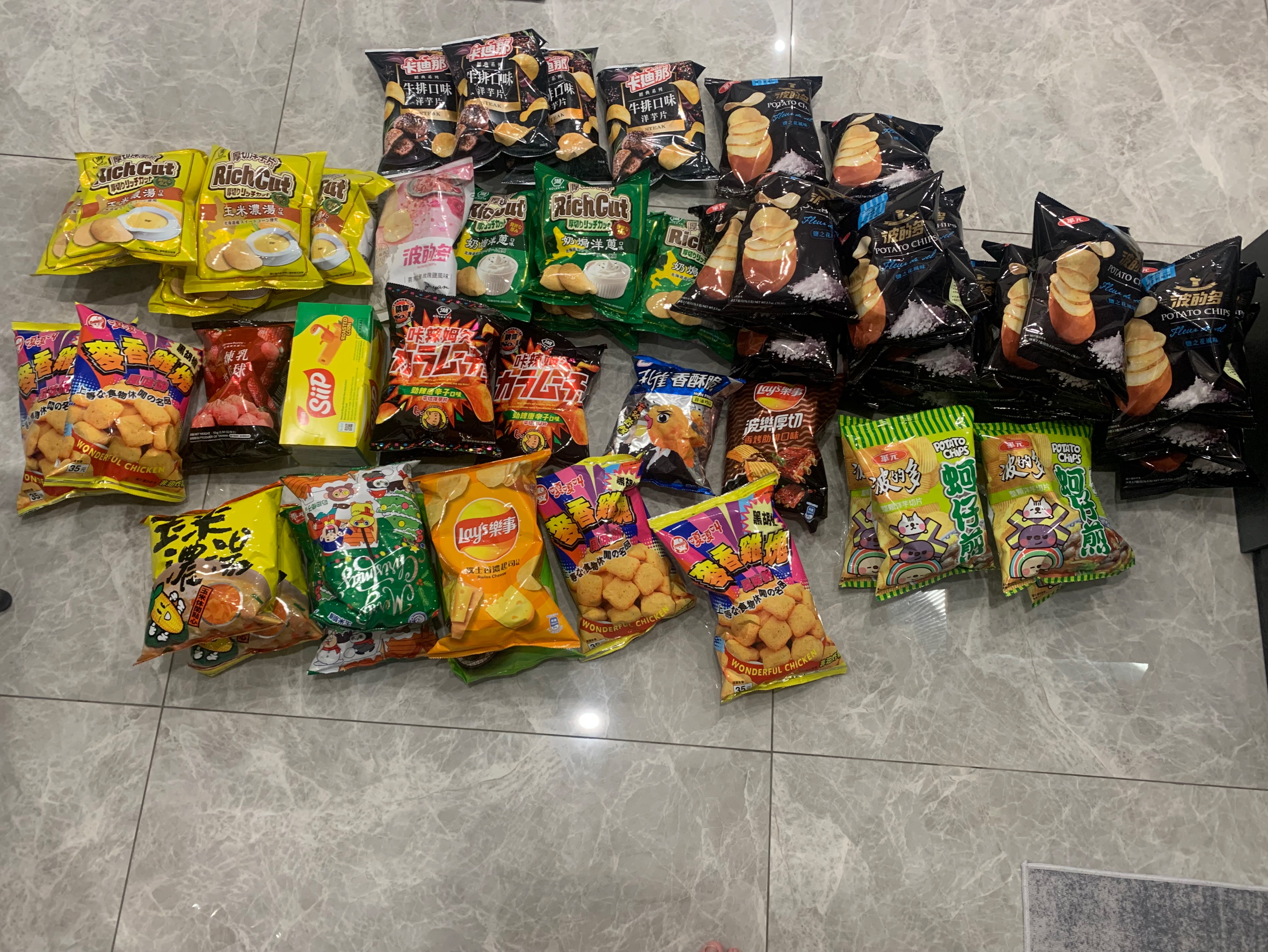 泡芙/巧克力/洋芋片