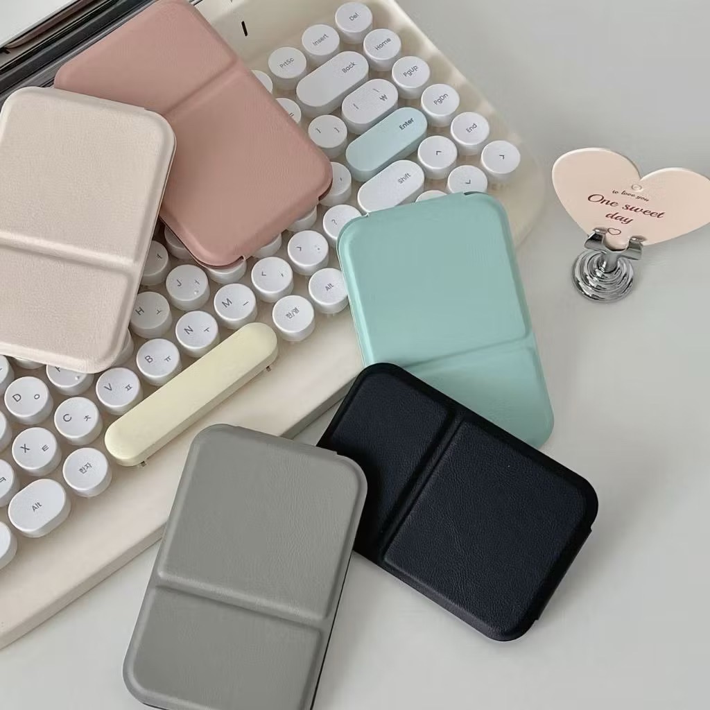 ins折疊隨身化妝鏡 PU皮面便攜迷你鏡子 皮革補妝鏡 折疊鏡