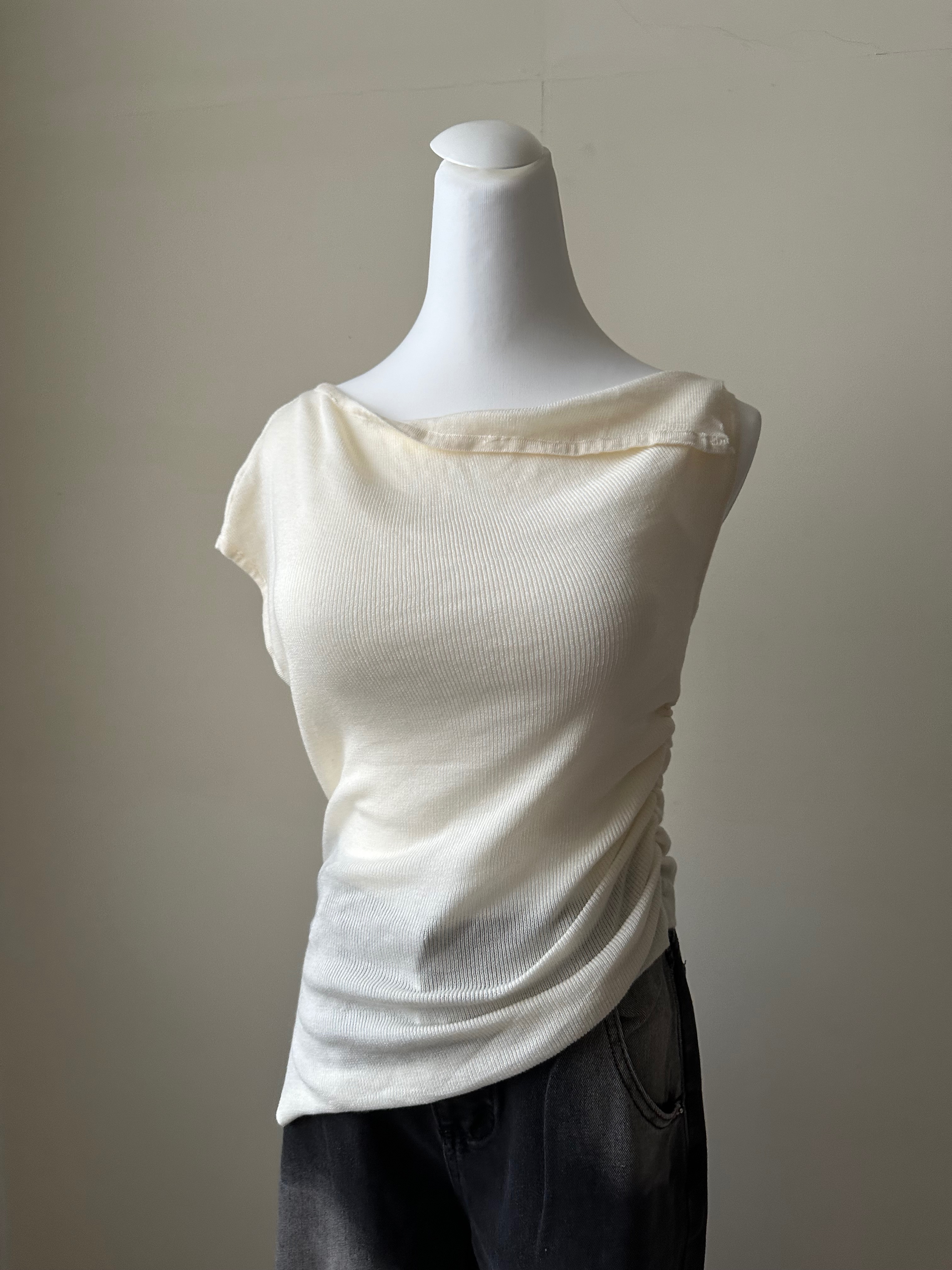 斜肩設計感上衣