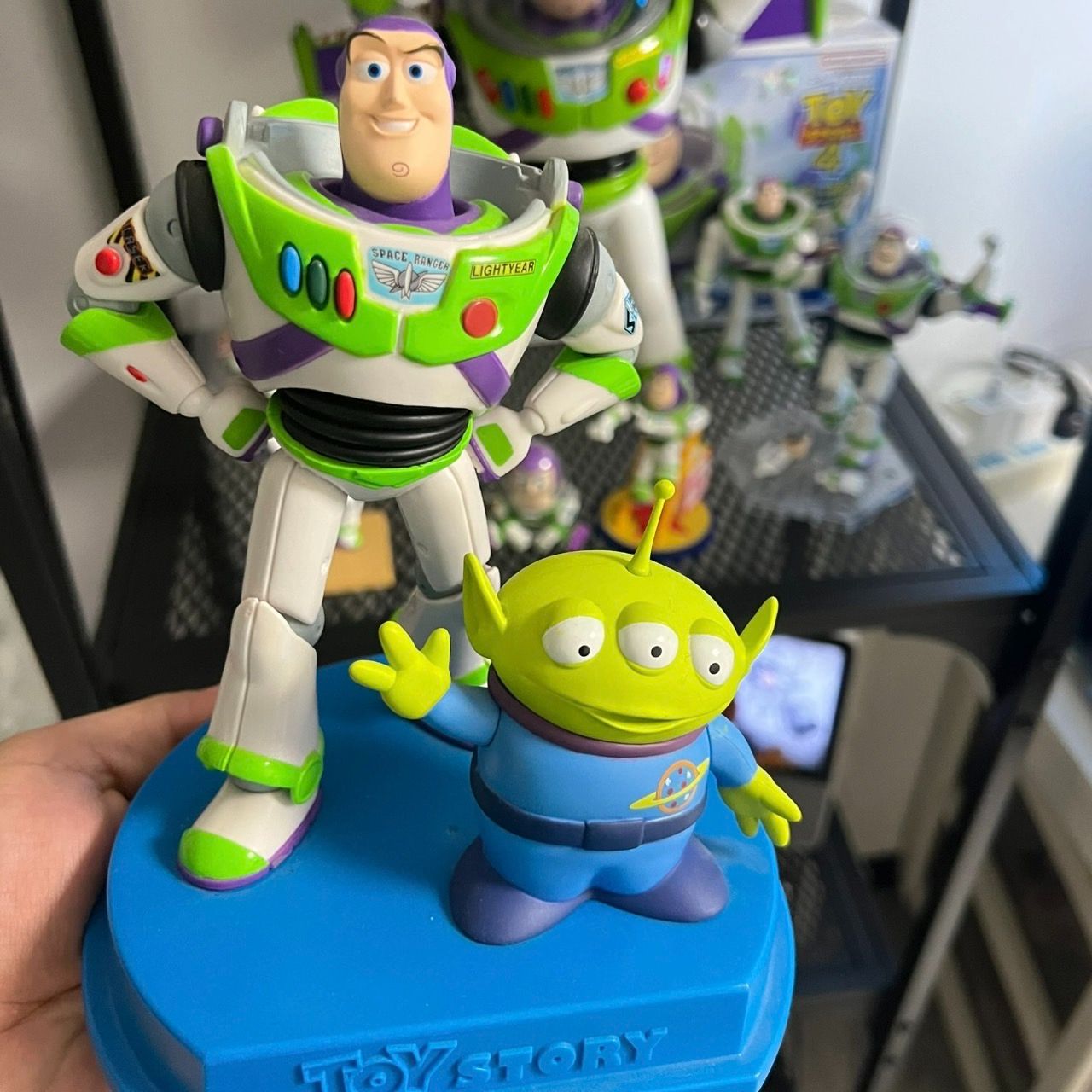 正版迪士尼｜💚SEGA巴斯三眼模型公仔