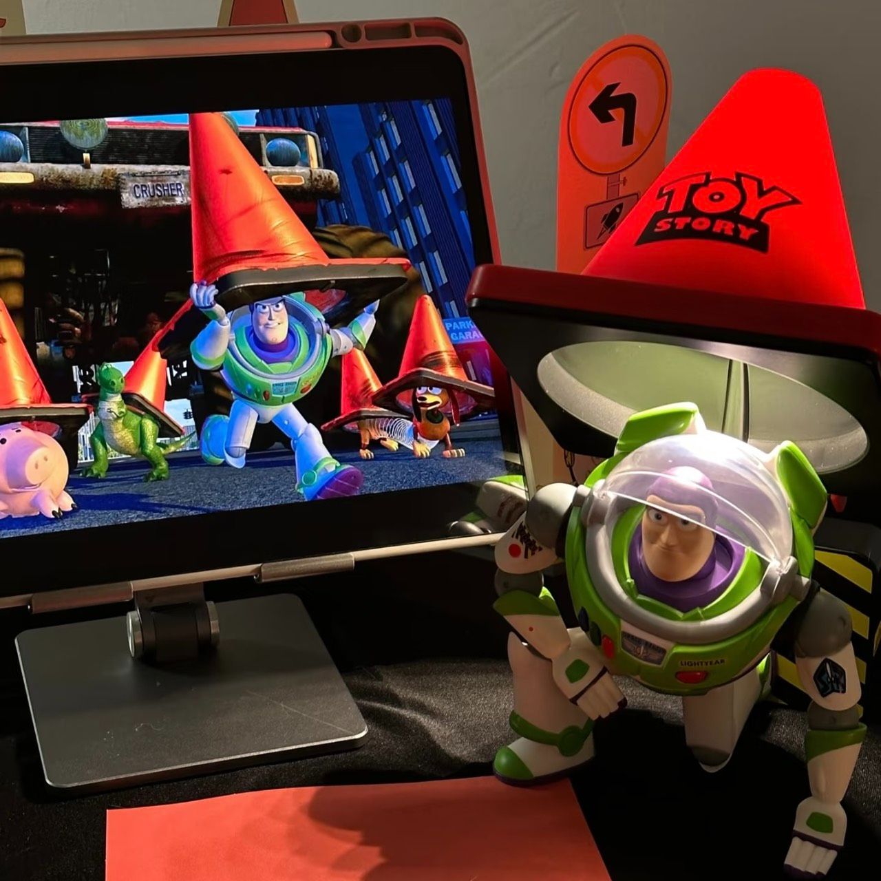 🚀巴斯光年路障燈禮盒