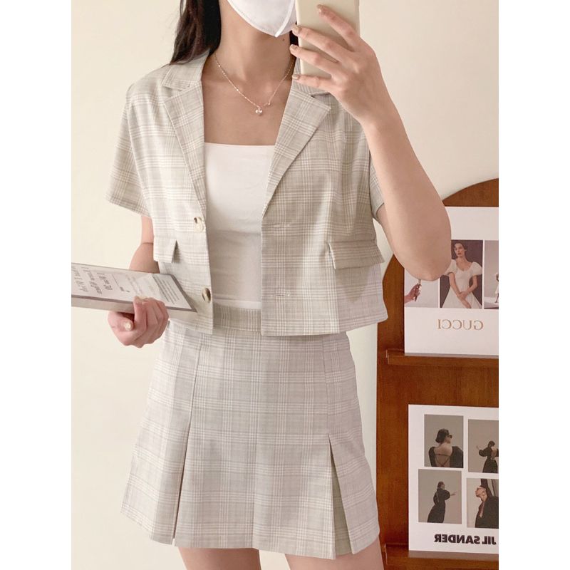 🇰🇷姊妹裝𝙊𝙊𝙏𝘿 雙釦細格短版套裝