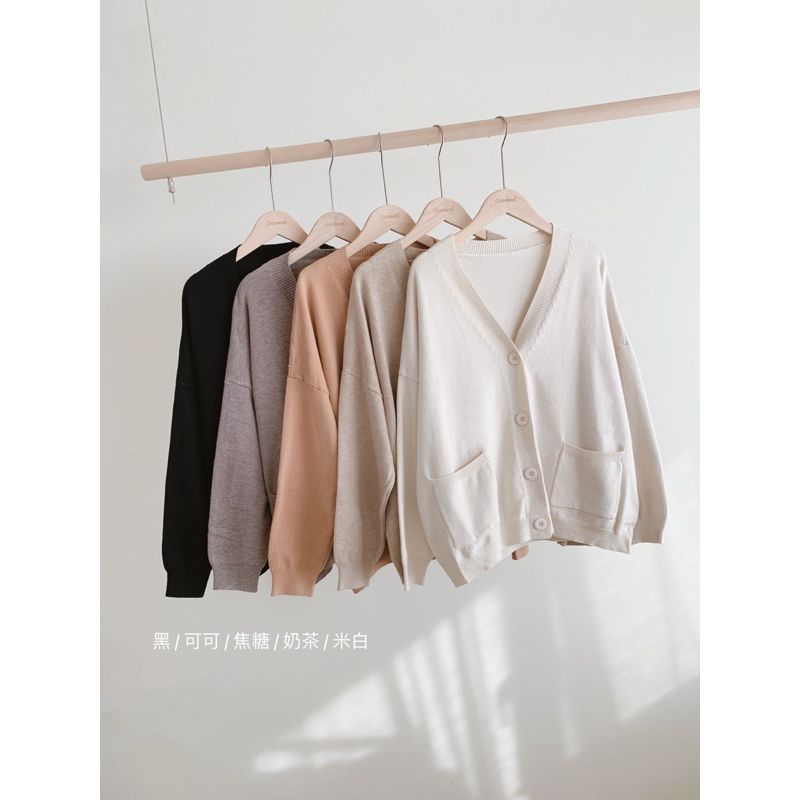🦊每個人都該擁有.ᐟ 極親膚針織外套 薄針織外套 排釦針織外套