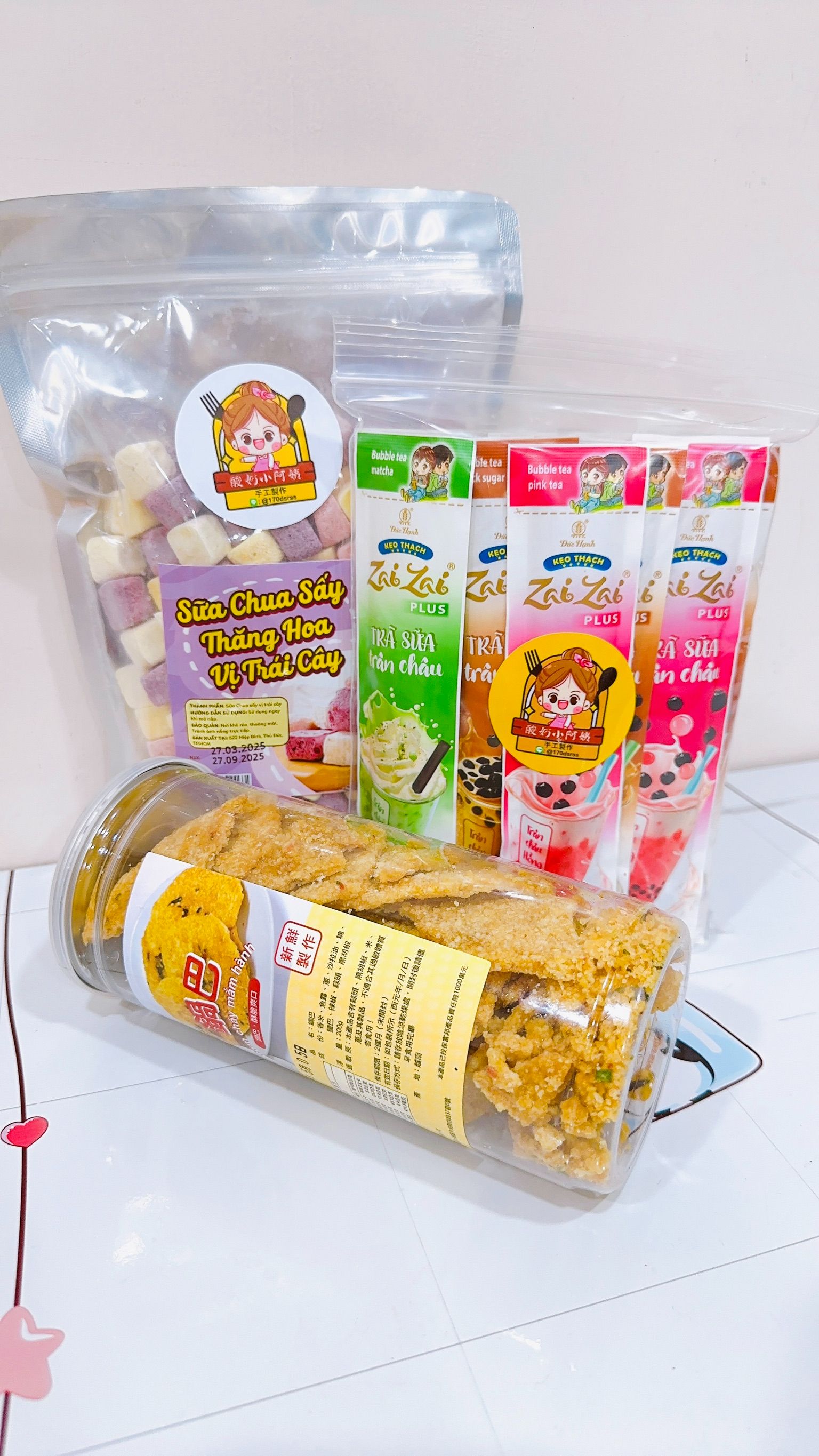 1包酸奶方塊+1罐鍋巴+1包珍珠奶茶果凍（1 sữa chua.1 cơm cháy.1 thạch trà sua