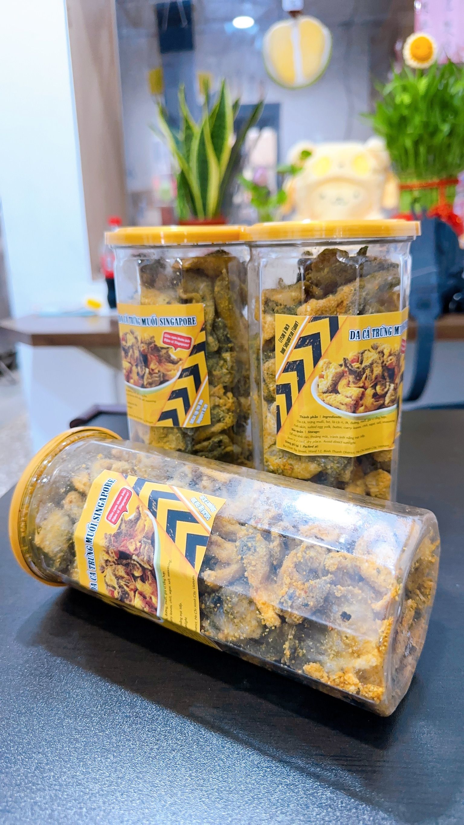 3 罐香酥魚皮 3 hộp da cá