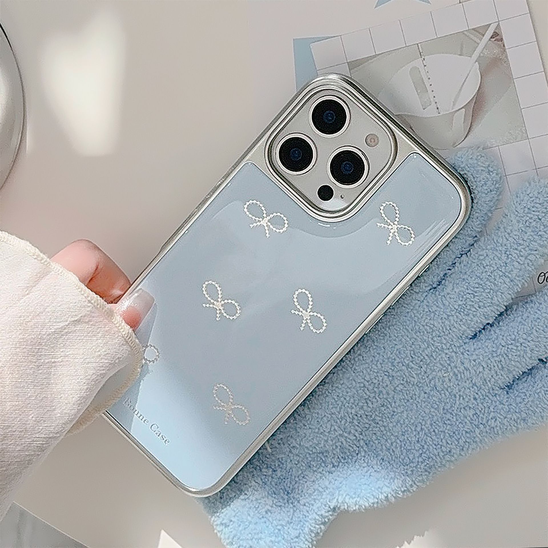 11 p.m.| ins質感 奶藍色 寶寶藍 燙銀蝴蝶結 個性銀邊防摔iPhone手機殼（11-17/plus/air）