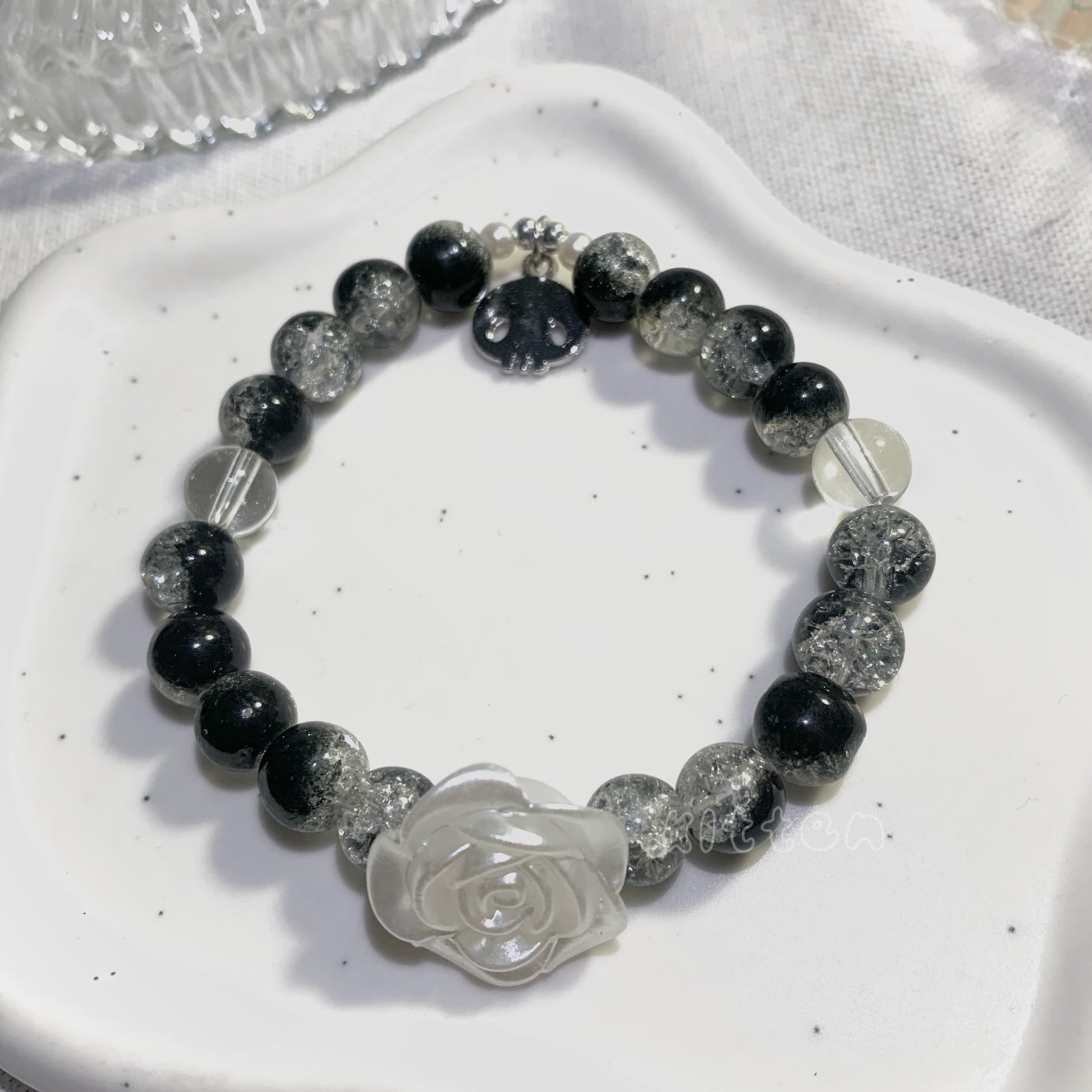 【暗黑白玫瑰】·琉璃爆珠手鍊