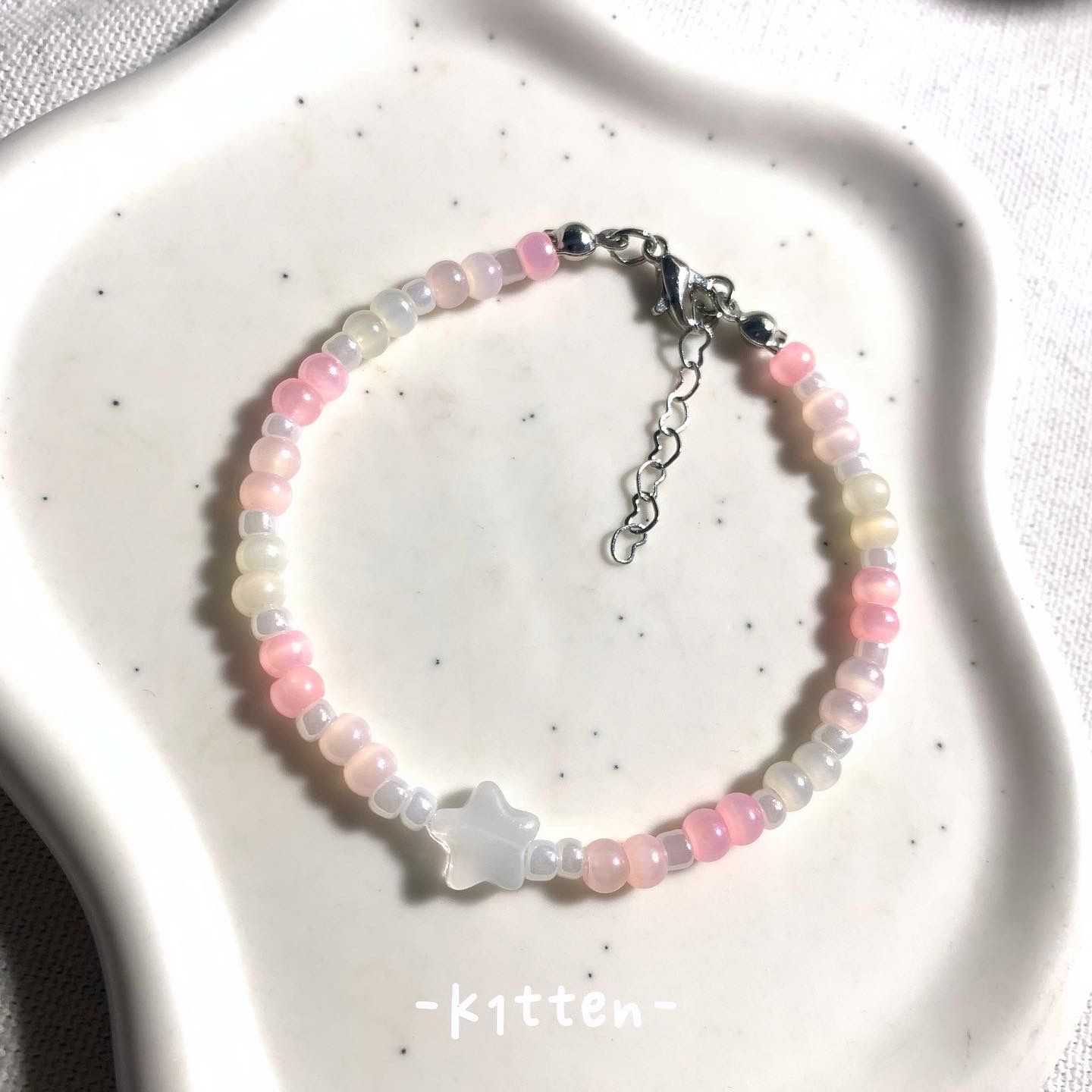 春日 · 粉 奶油米珠手鏈