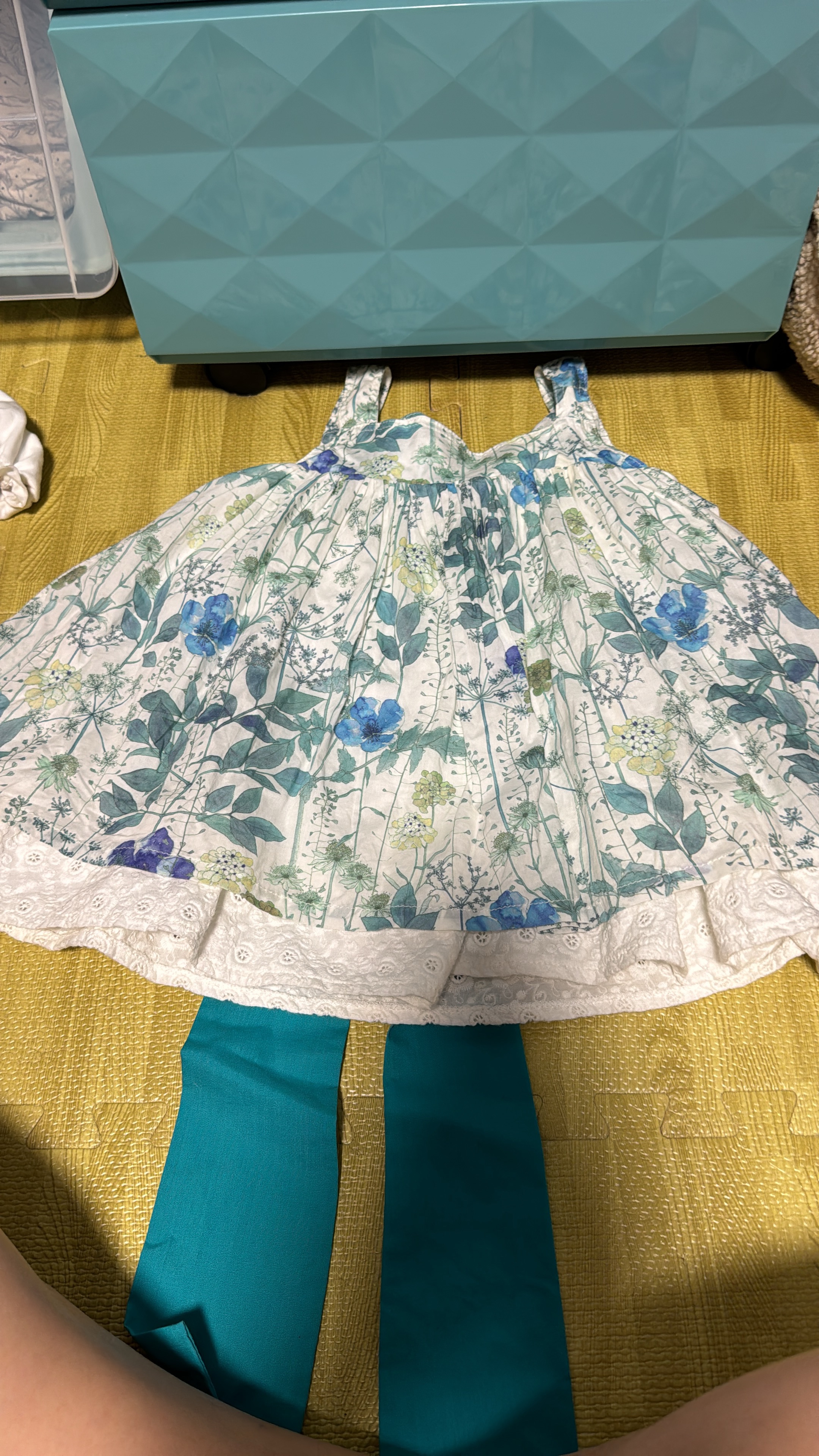 女寶衣服