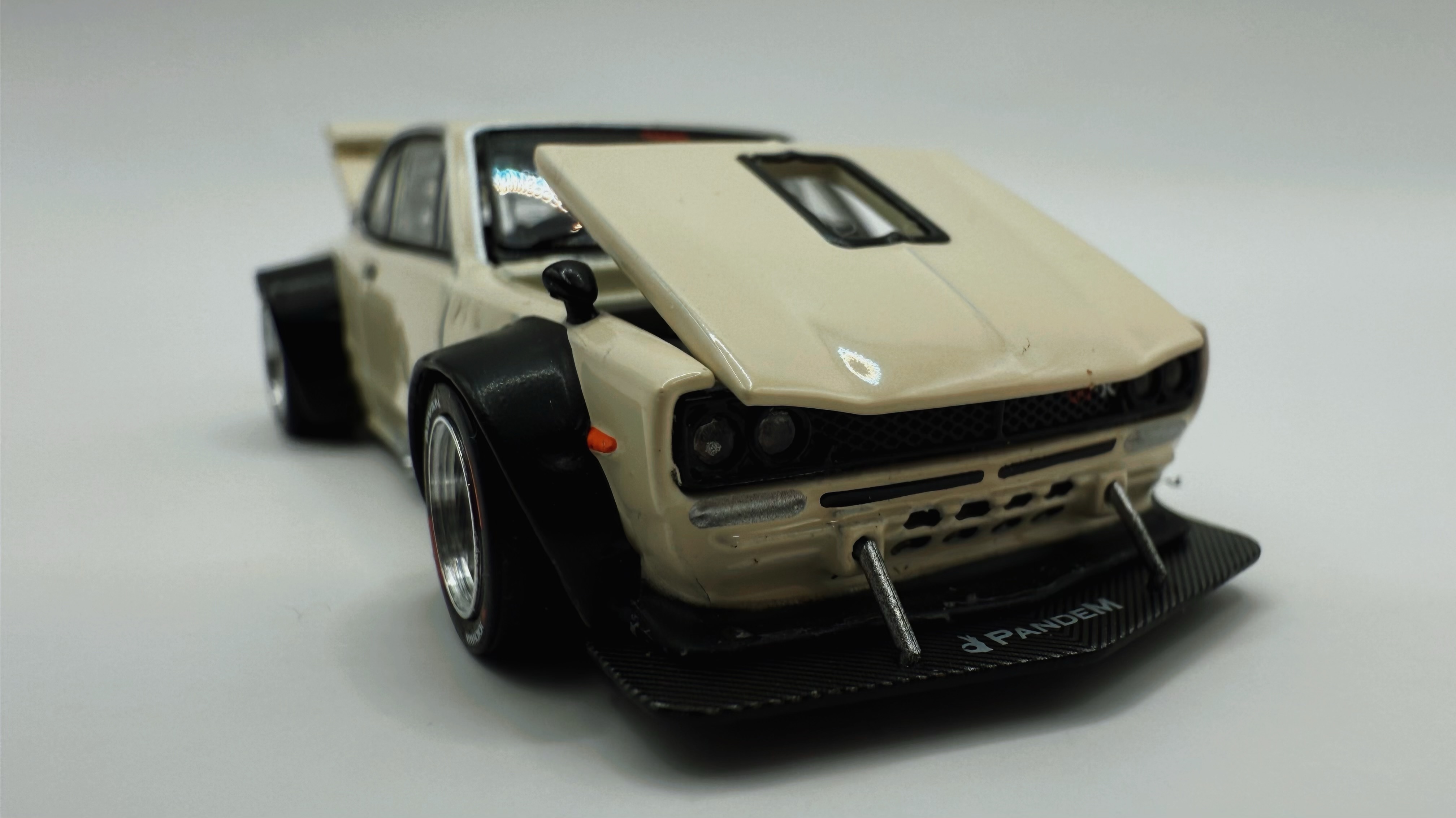 POP RACE 1/64 NISSAN SKYLINE GT-R V8 DRIFT - WHIT