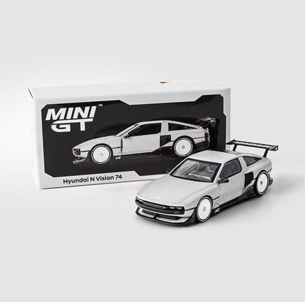 MINIGT 825 韓國官網限定車Hyunde N Vision 74