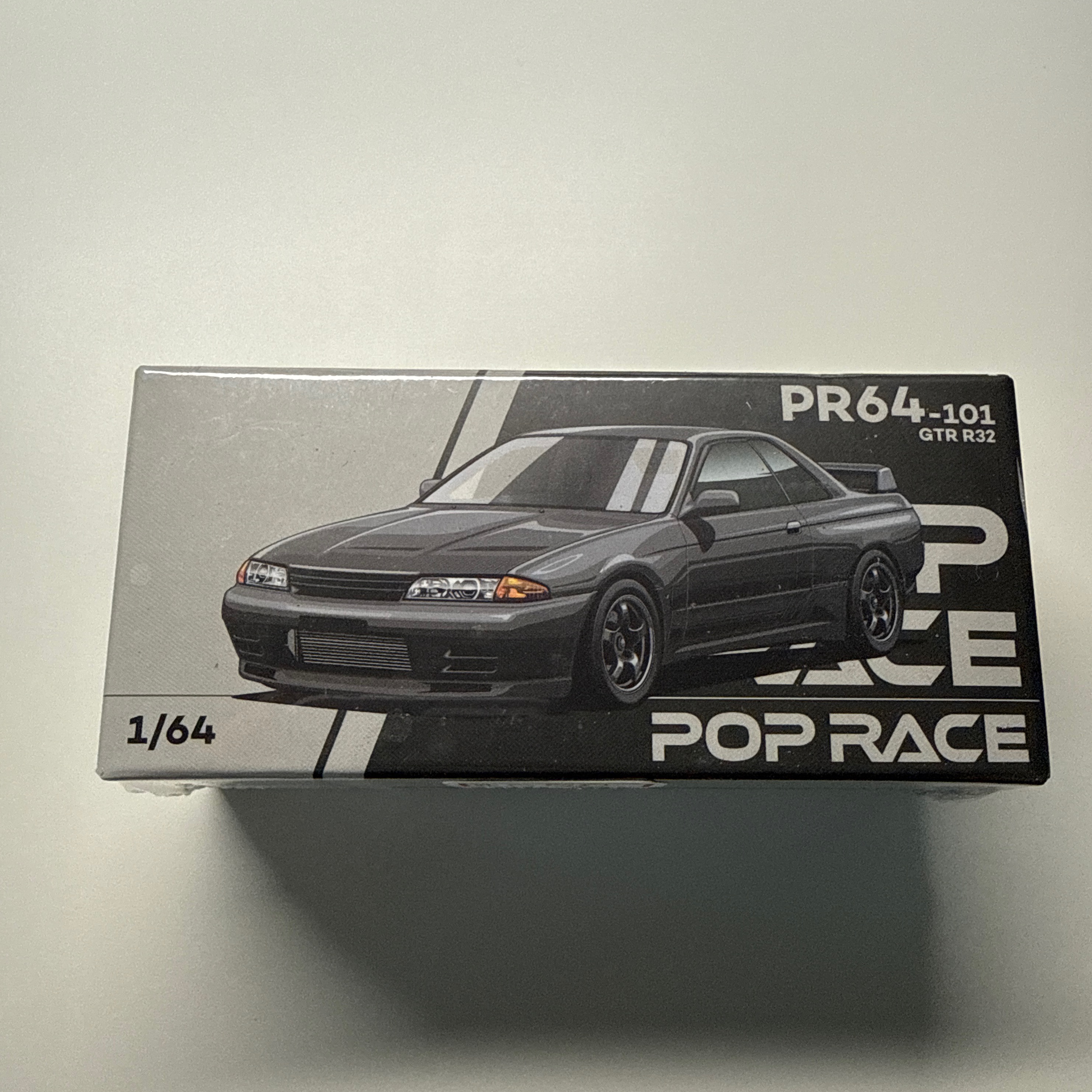 PR640101 GTR R32灰