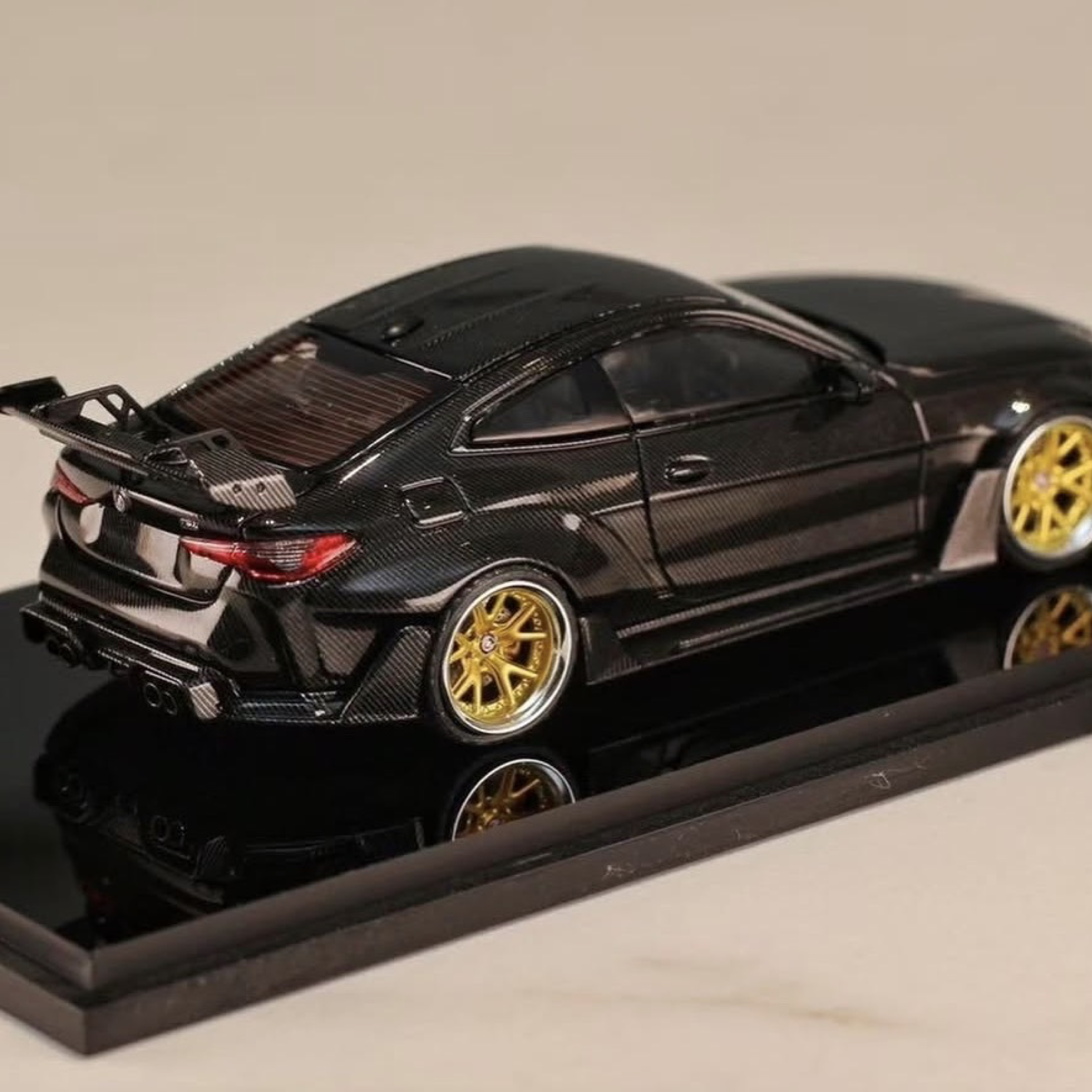 SW 1/64 HEC 北展限定 
BMW M4 ADRO Widebody Kit 全碳