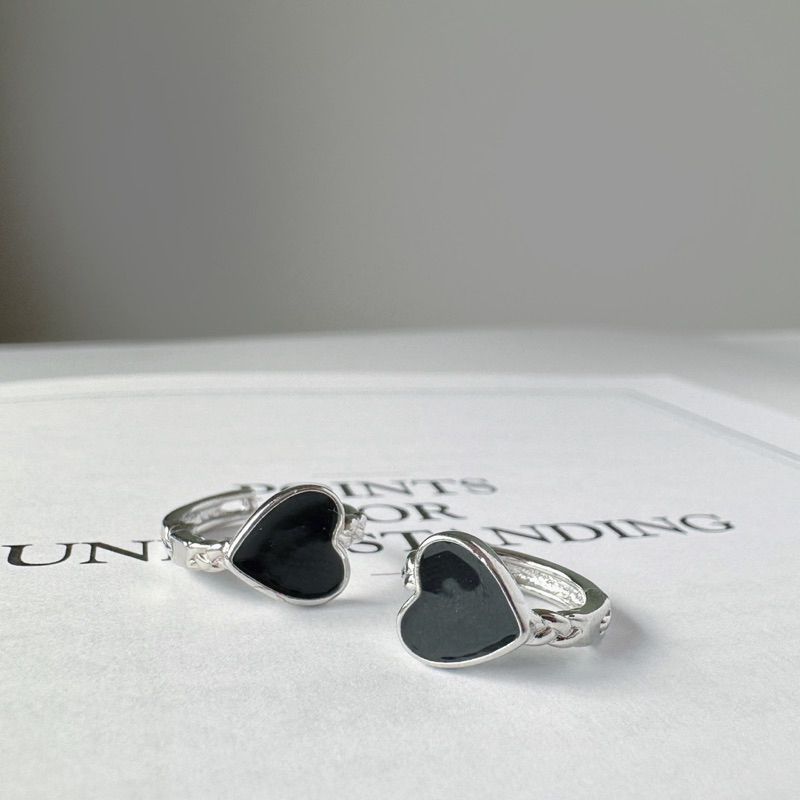 黑色滴釉愛心耳扣｜點圖片看更多