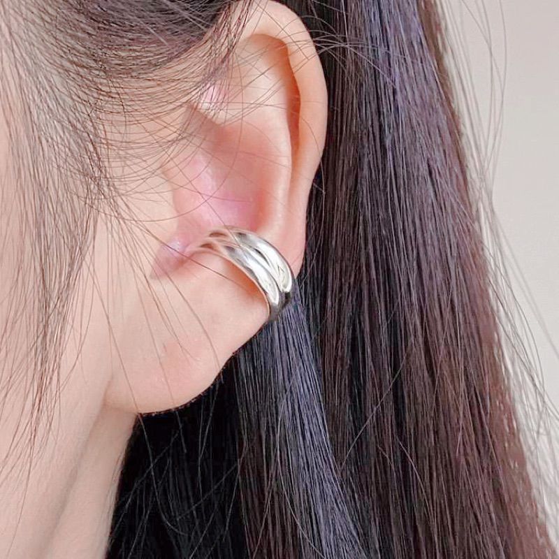925silver🩶簡約弧形線條耳骨夾｜點圖片看更多