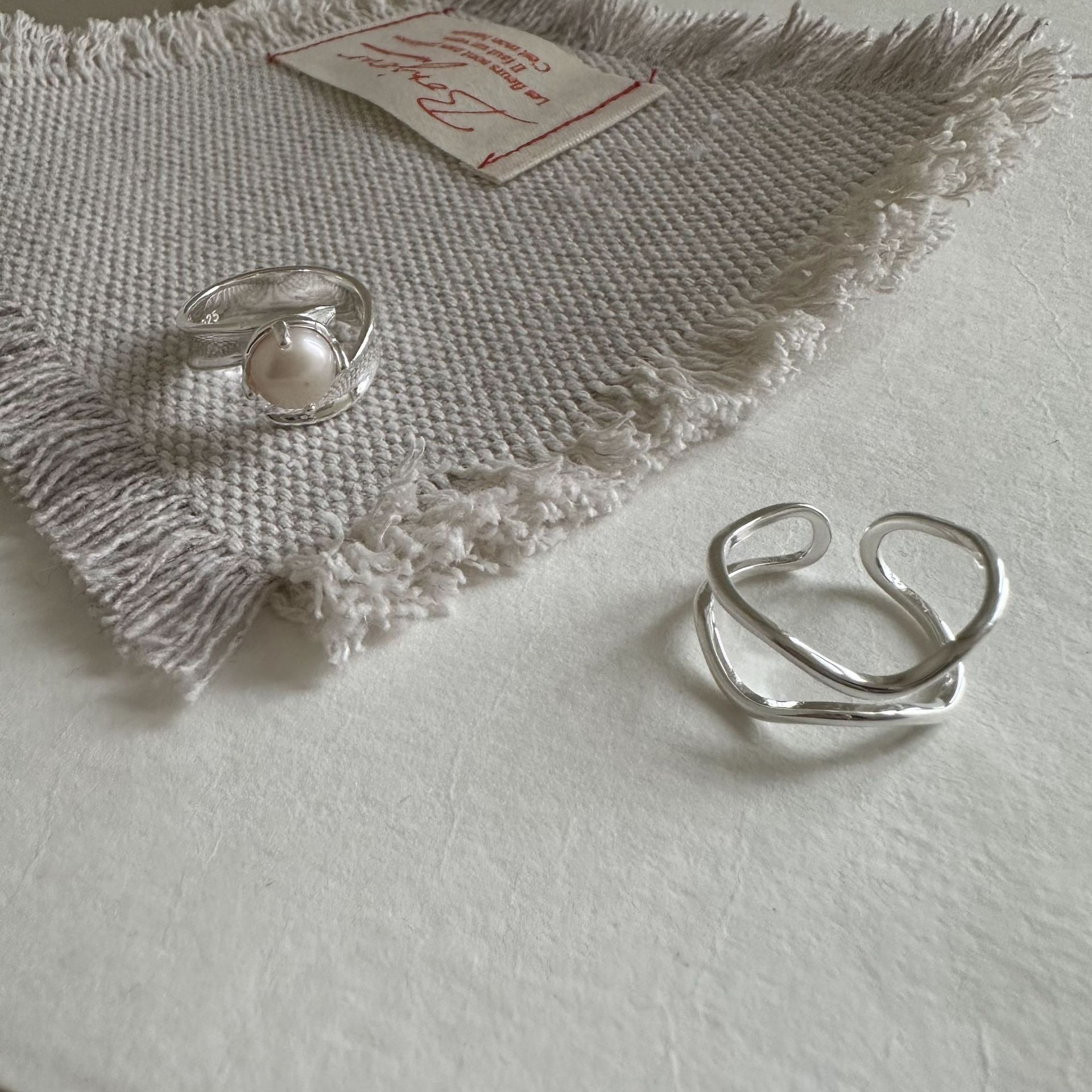 925silver🩶小眾設計感珍珠線條開口戒｜點圖片看更多