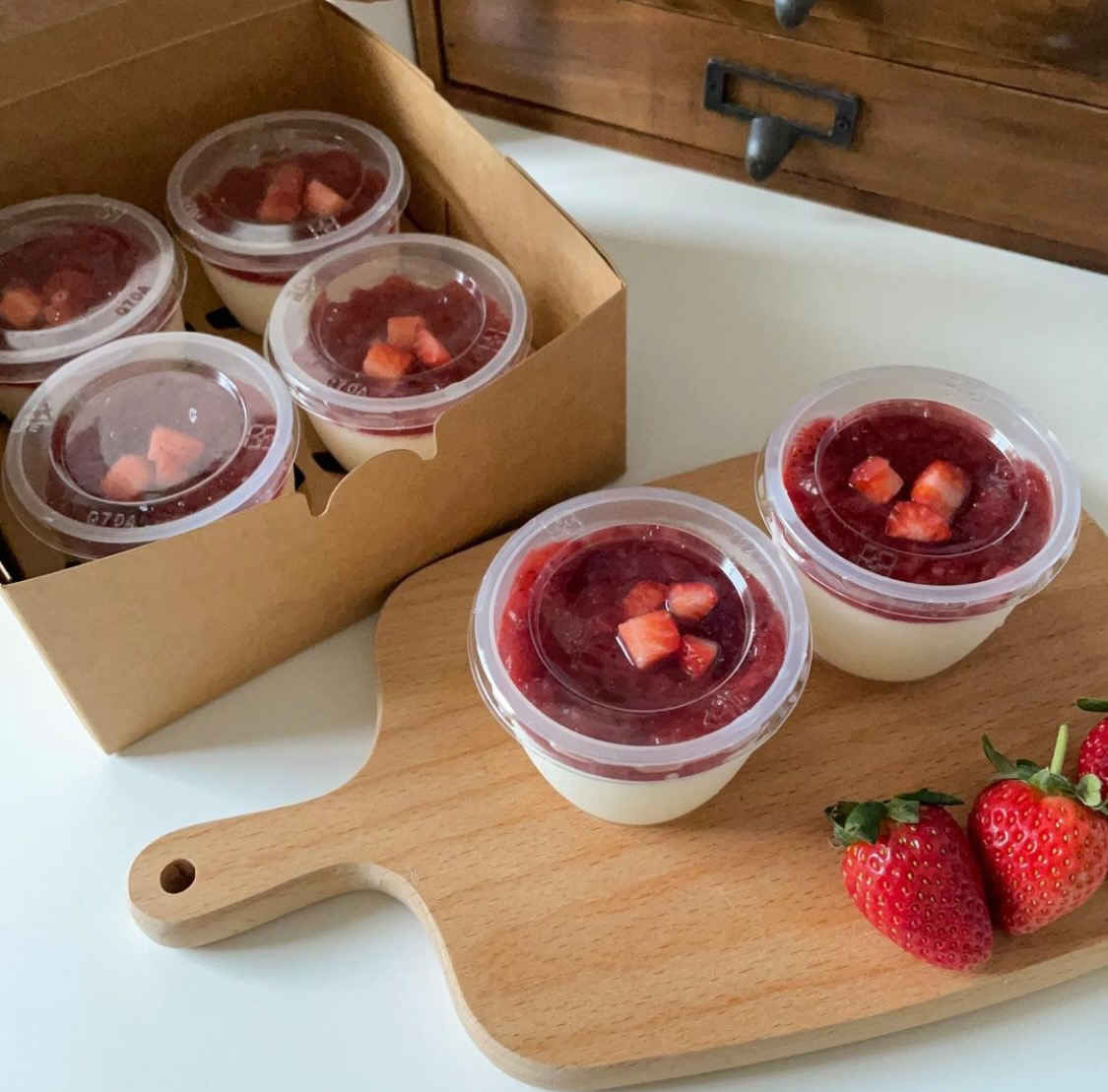 草莓鮮奶酪 Strawberry Panna Cotta