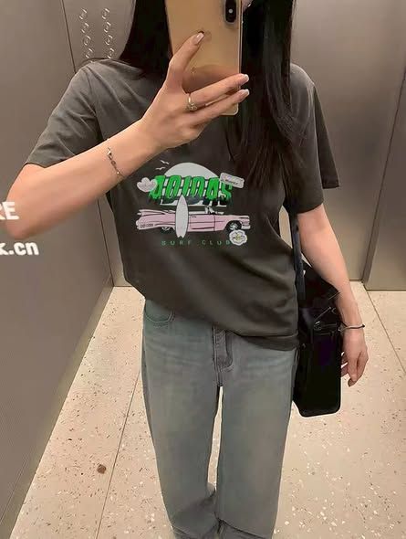 ✔️韓國翻玩衝浪汽車印花Tee
