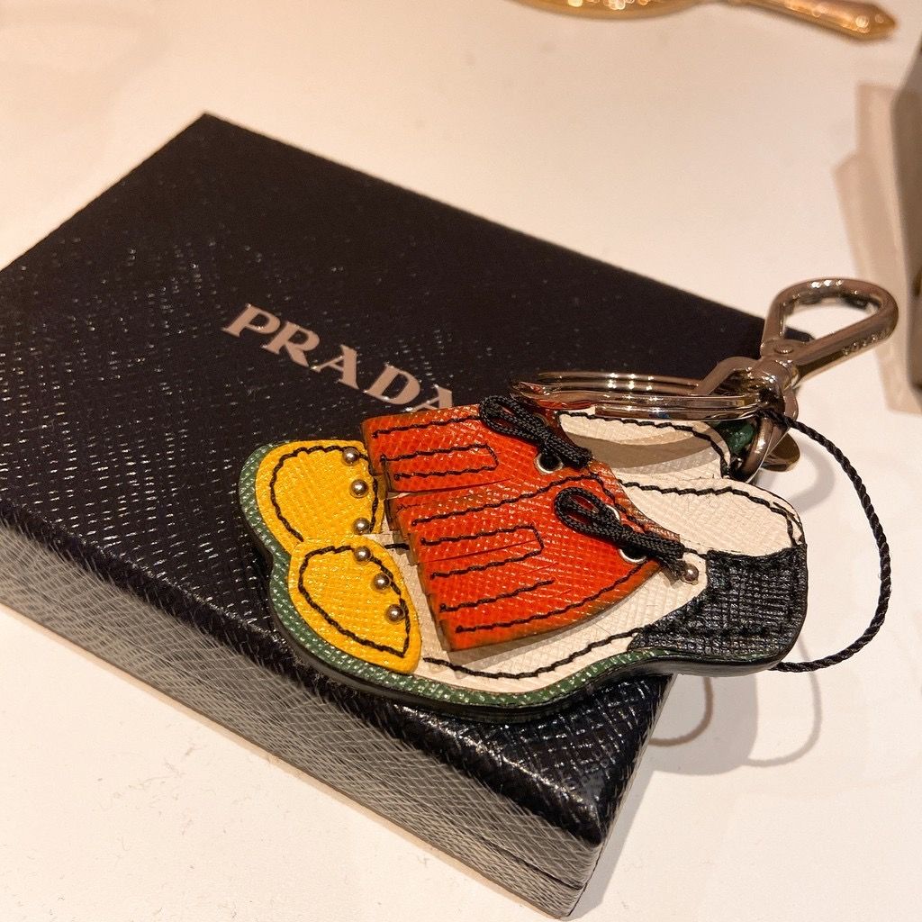 [全新]PRADA 鑰匙圈 吊飾 精品吊飾 精品鑰匙圈 皮鞋鑰匙圈 皮革鑰匙圈