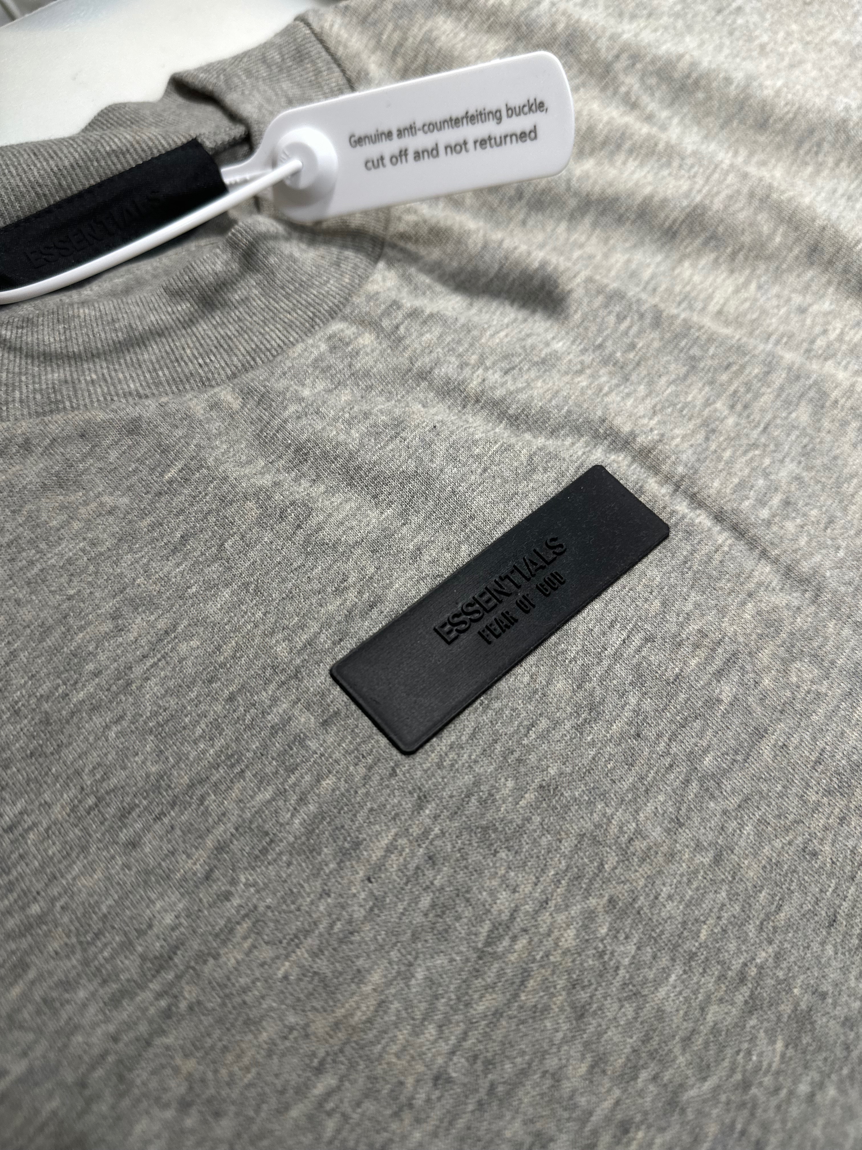 Essentials 24 Holiday
