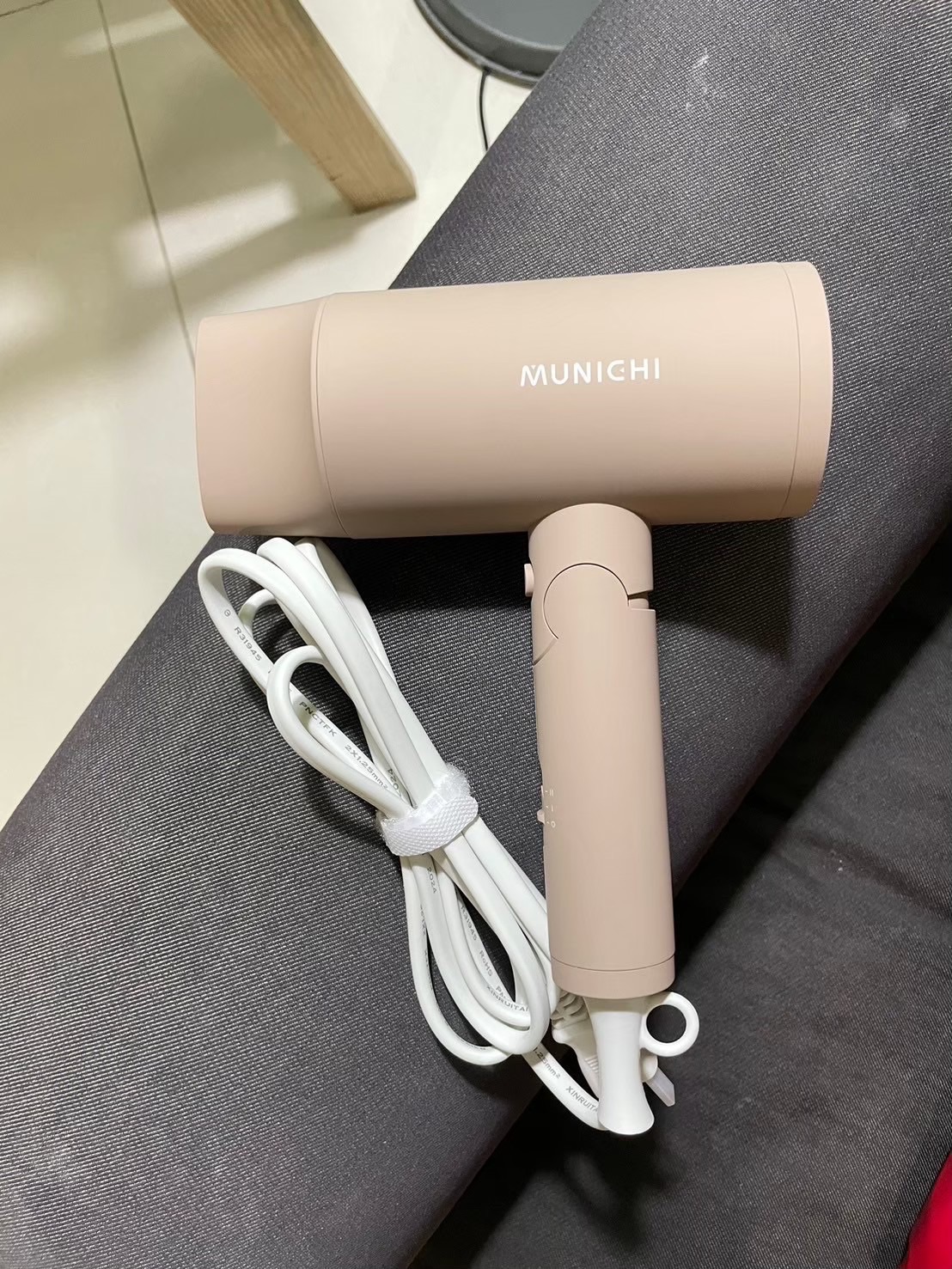 MUNICHI -輕感美學負離子吹風機