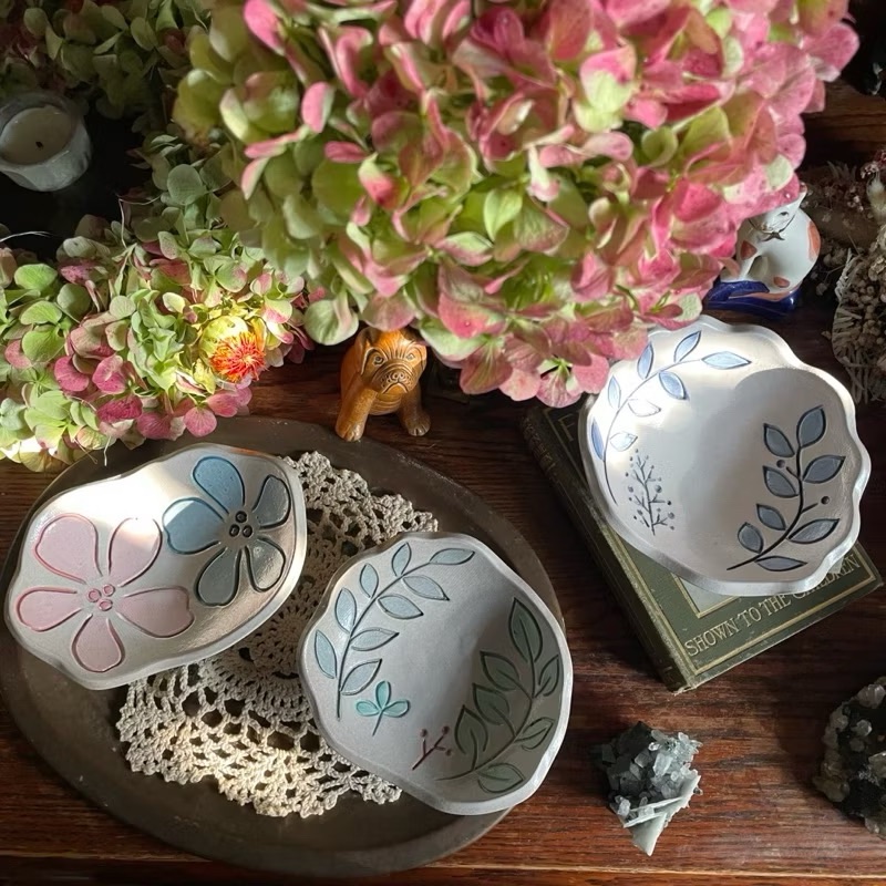 醜肥皂X雅藝盆栽｜釉下彩帶腳焚香碟（2024批次）