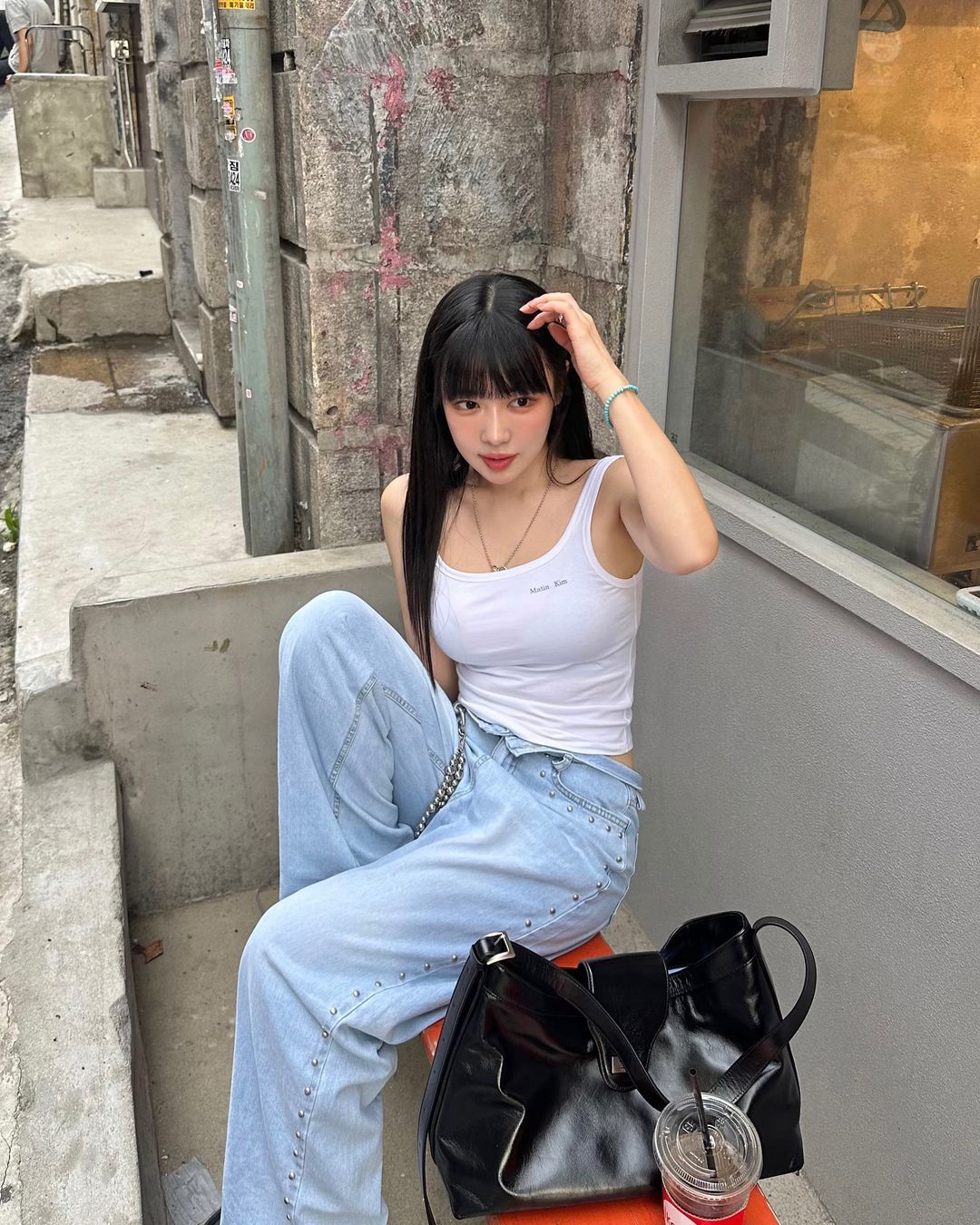 MATIN KIM SQUARE NECK SLEEVELESS LOGO TOP
