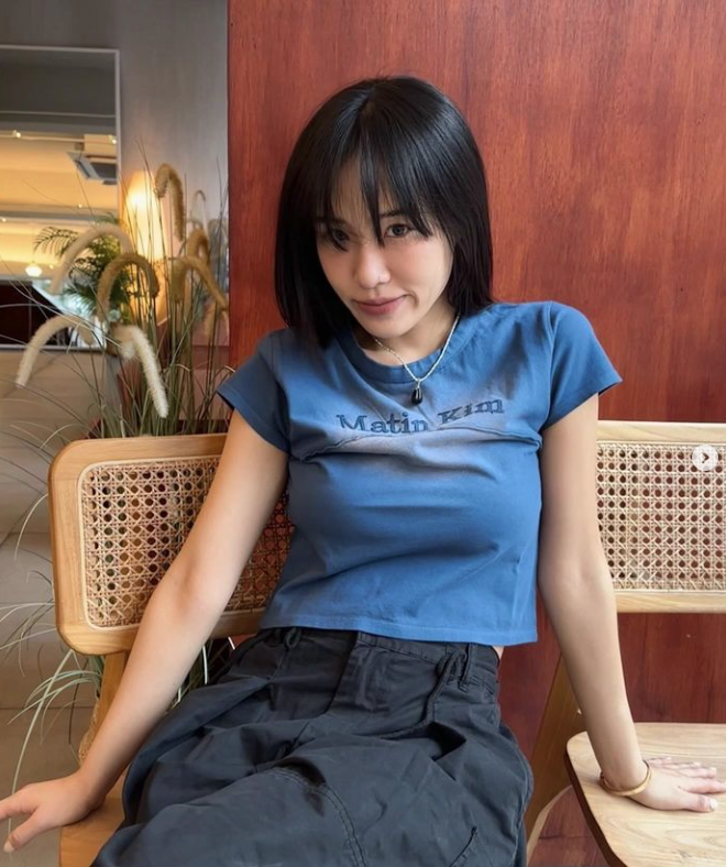 MATIN KIM PIGMENT CUT OUT LOGO CROP TOP