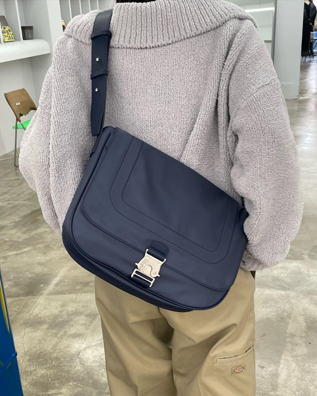 MATIN KIM BIG BUCKLE BAG IN （大號）