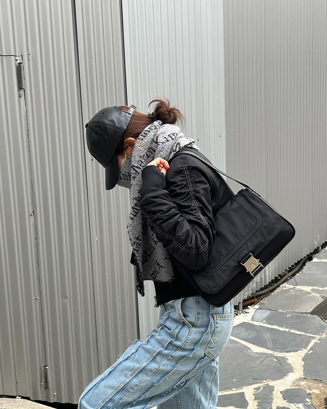 MATIN KIM BUCKLE BAG IN（中號）