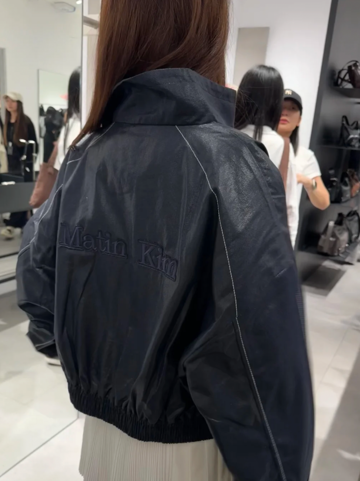 一日特價 MATIN KIM 縮口壓紋短版風衣 MATIN ROUGH COATING CROP BOMBER