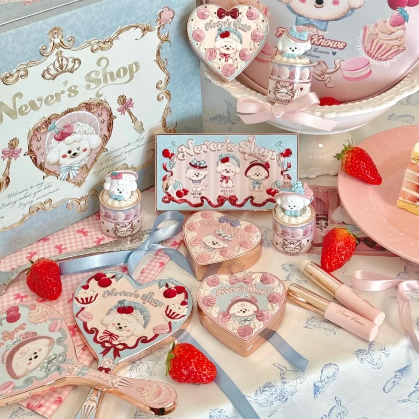 LÖ:RA代購🎀📕小紅書爆款花知曉 超美宮廷風腮紅 唇泥 眼影盤