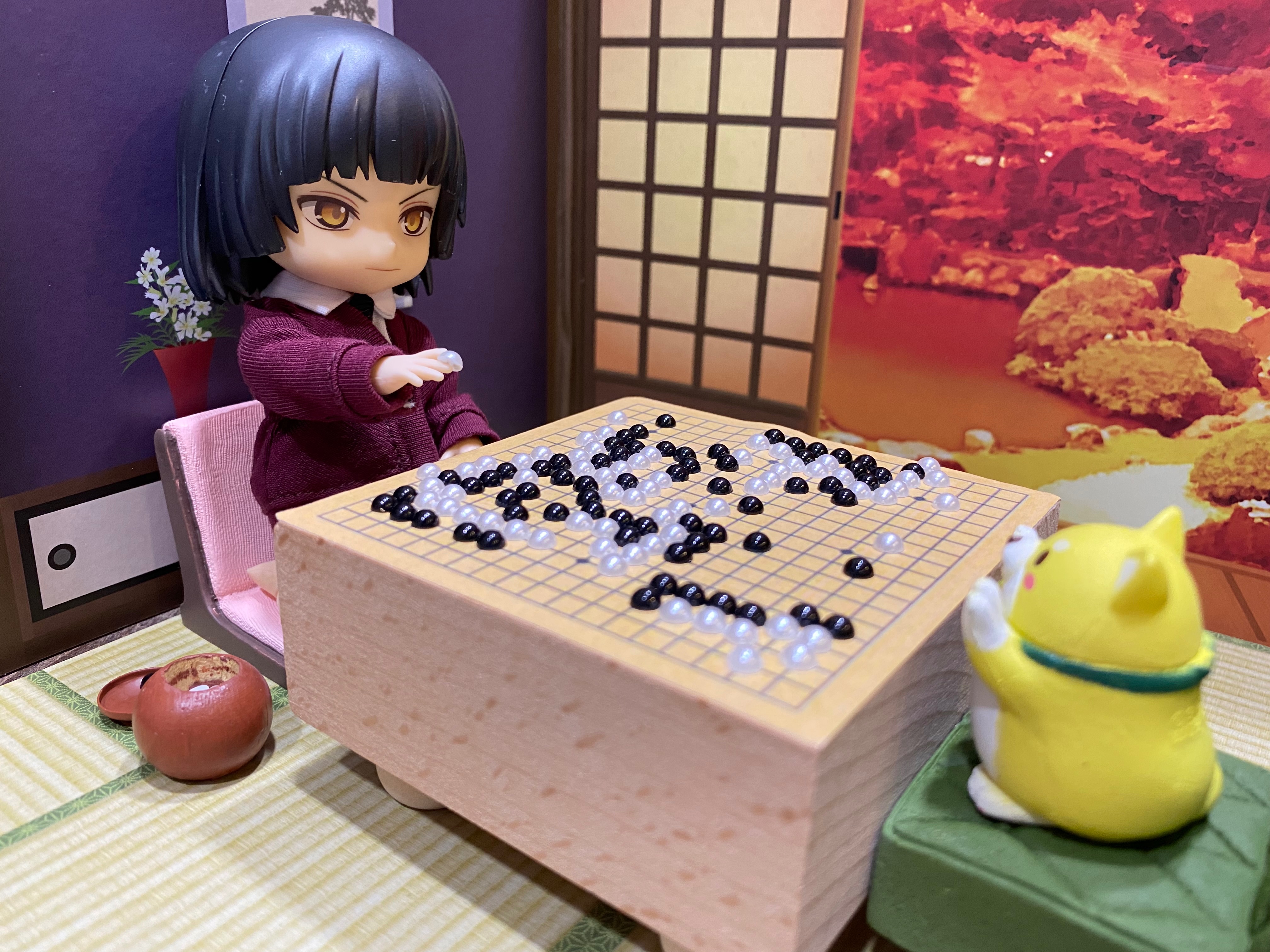 棋盤組（含棋桌、粉色座椅、兩個圓形棋碗、蓋、黑白棋、黏著劑）
